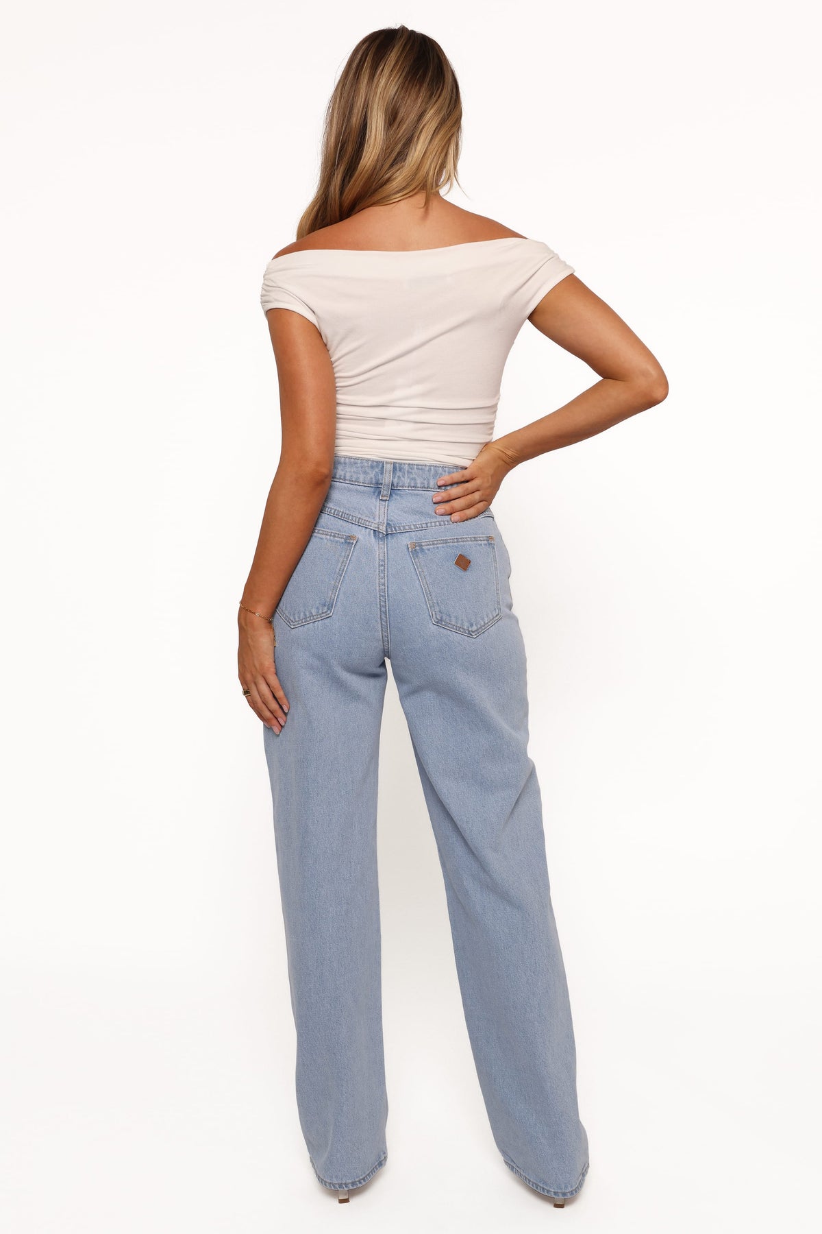 Abrand Carrie Jeans in Kendall – view 4 of 7