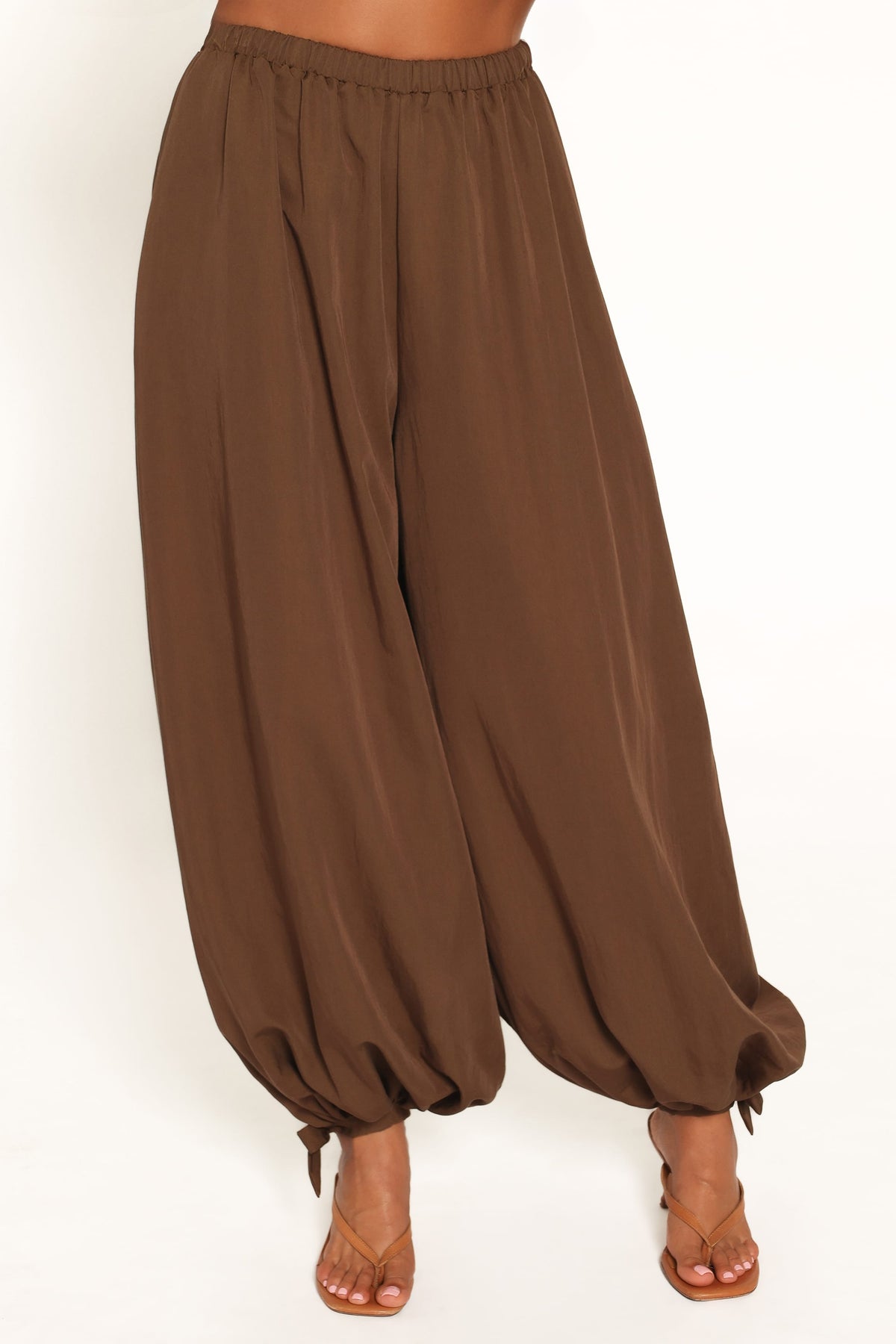 Yazmin Balloon Pant in Olive Green – view 2 of 6