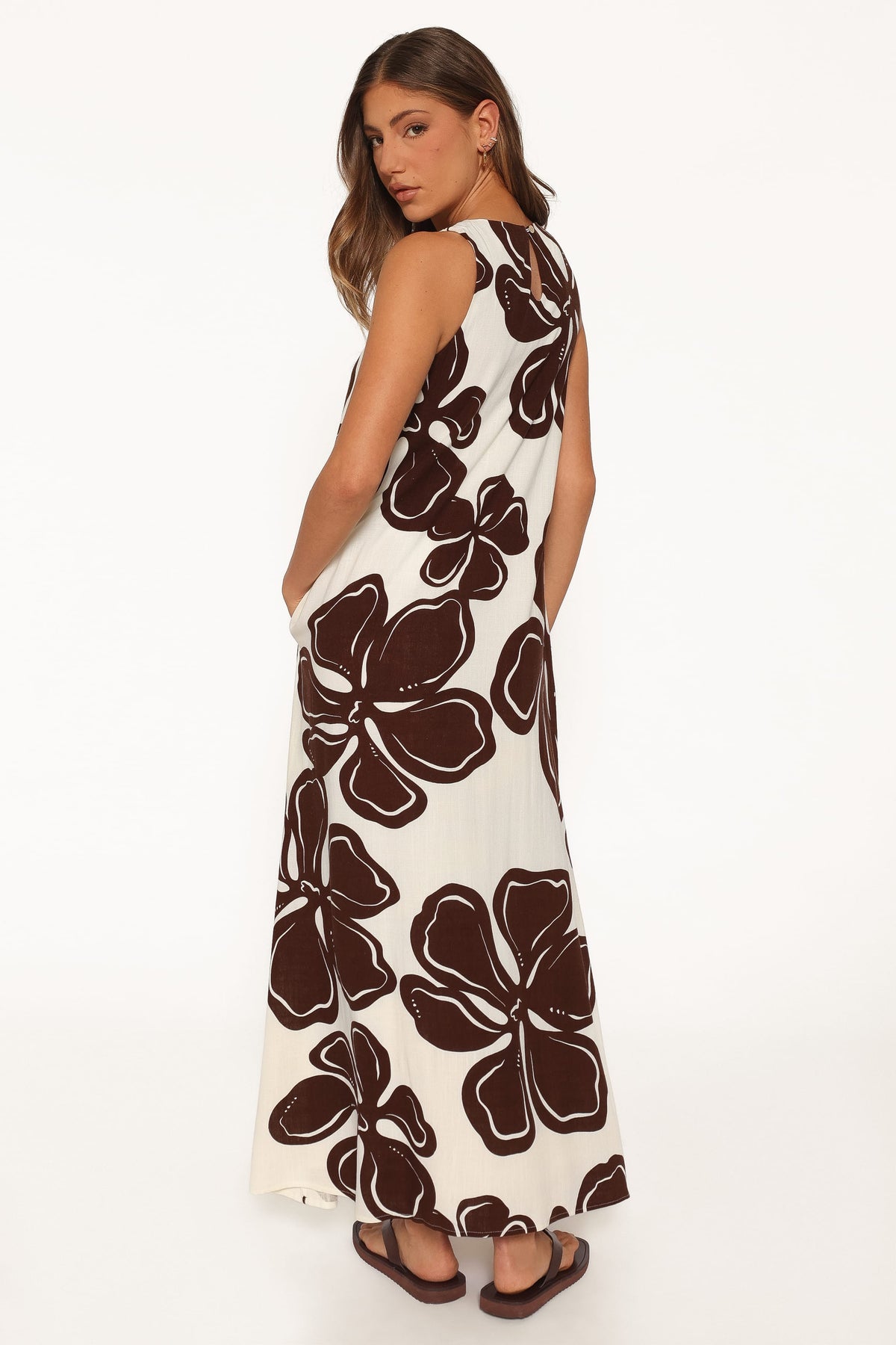 Navina Maxi Dress in Brown Floral – view 4 of 7
