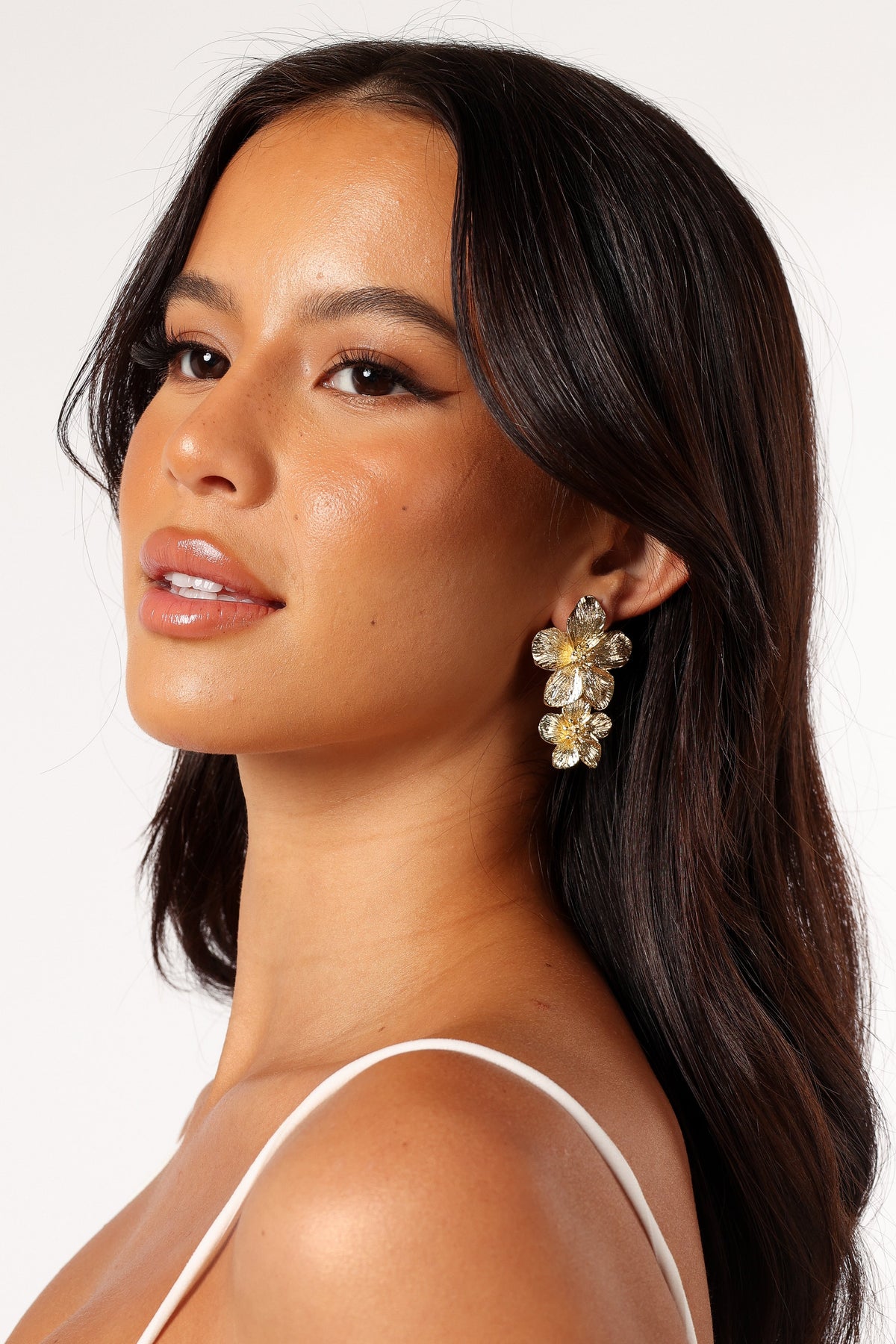 Alexa Flower Earrings in Gold – view 5 of 5