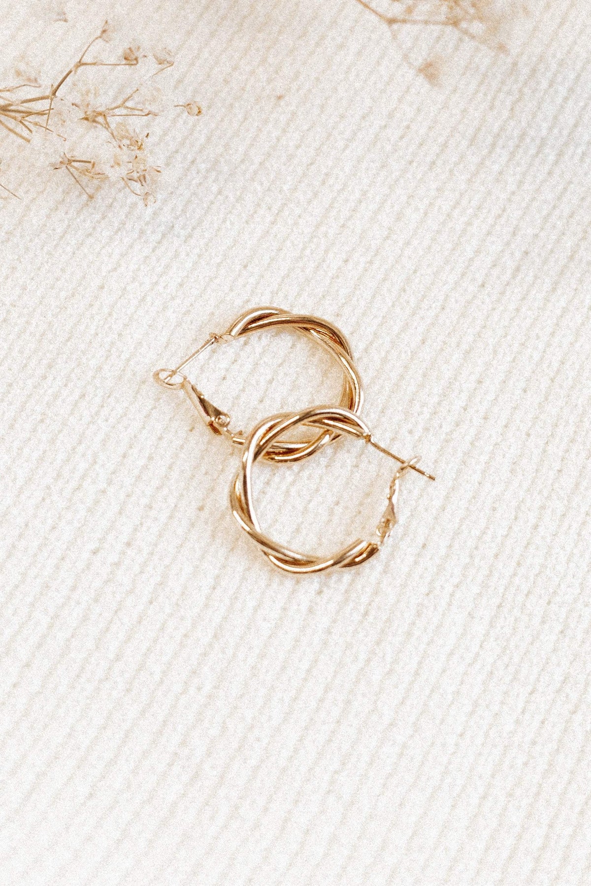 Armina Earrings in Gold – view 3 of 4