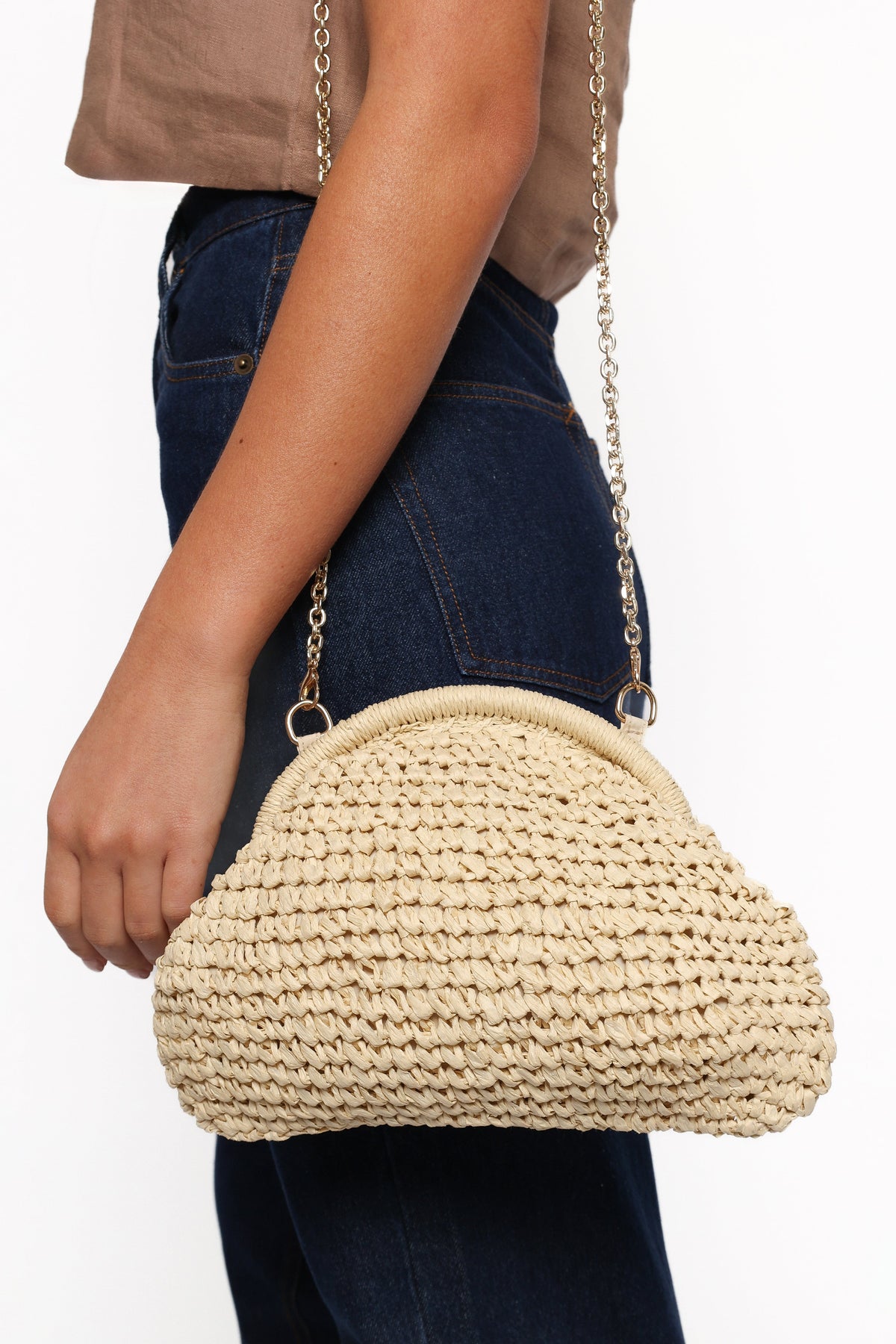 Bett Clutch Bag in Natural/Raffia – view 3 of 4