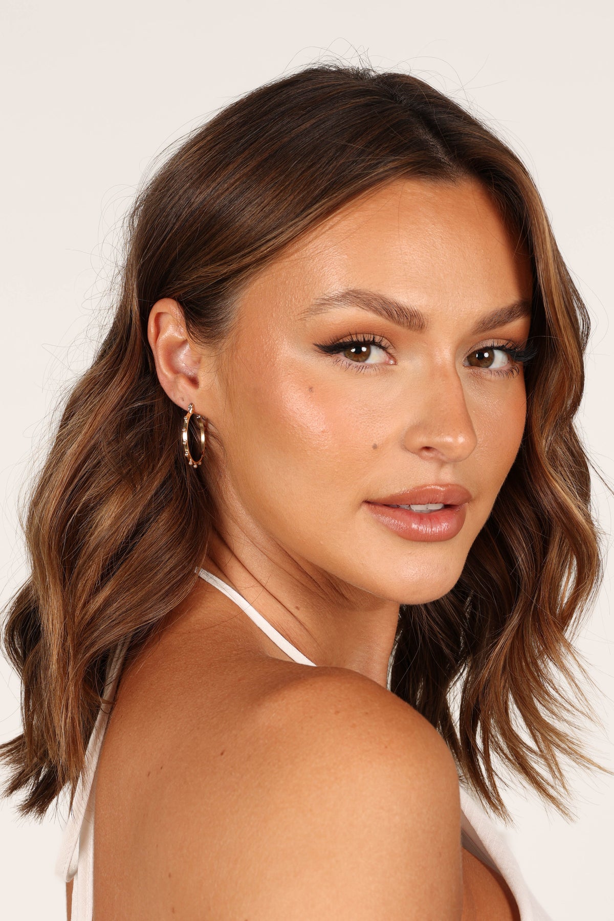 Caroline Hoop Earrings in Gold – view 5 of 5
