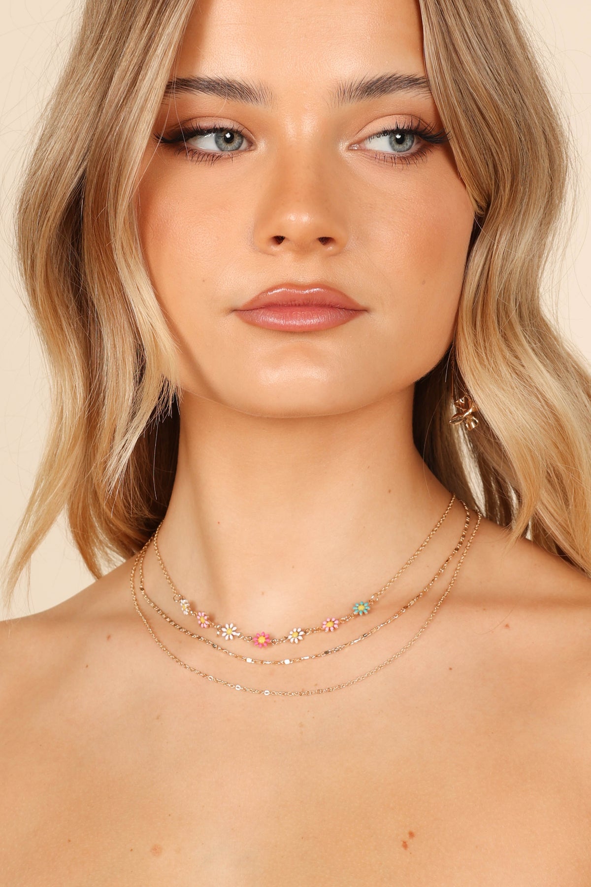 Ellody Flower Necklace Set in Gold – view 1 of 2