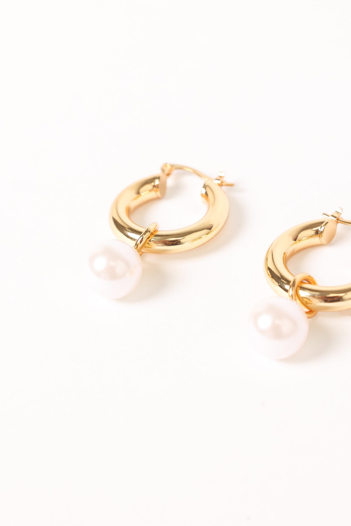 Geneva Earrings in Gold/Pearl – view 4 of 4