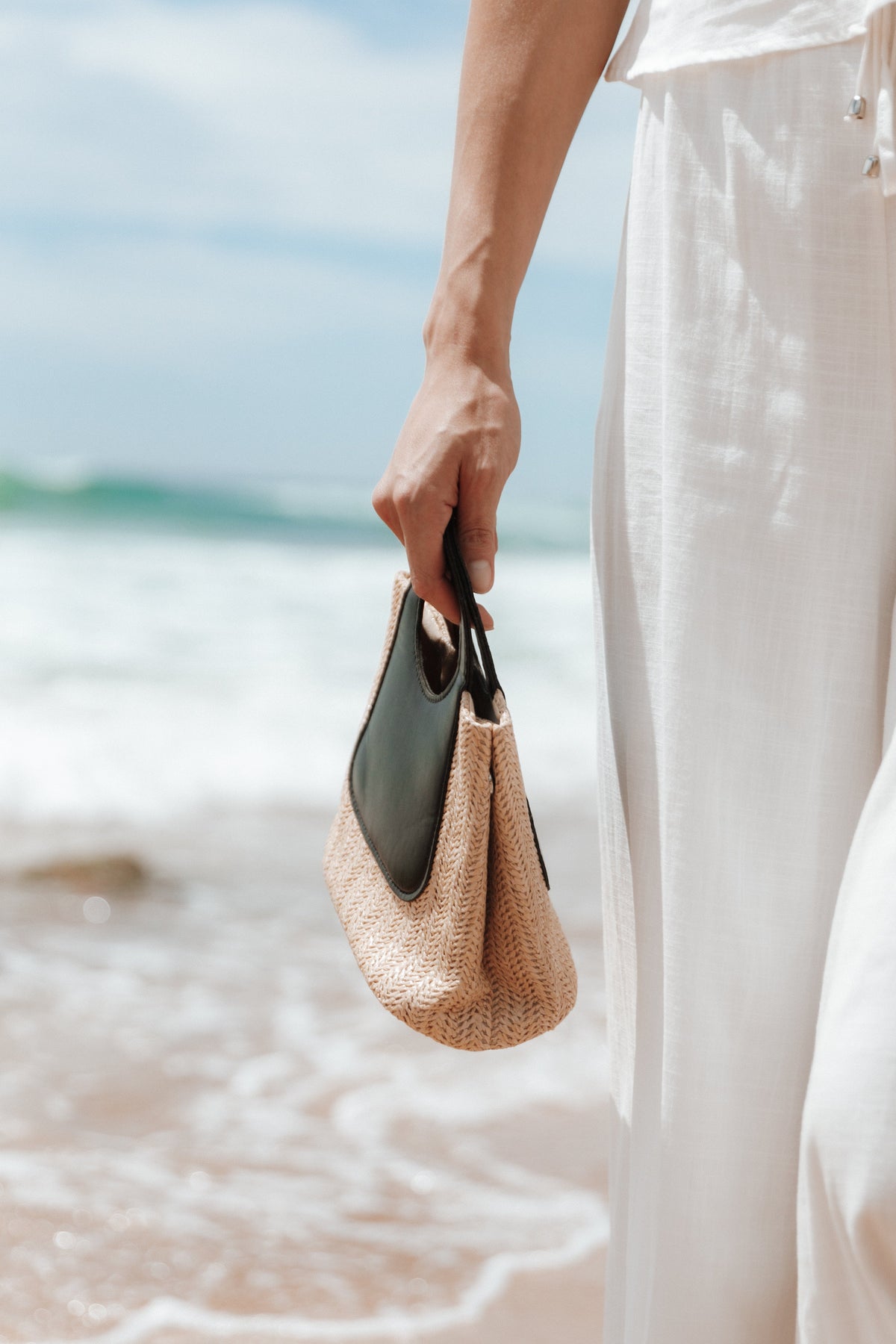 Hannah Bag in Natural/Black – view 3 of 6