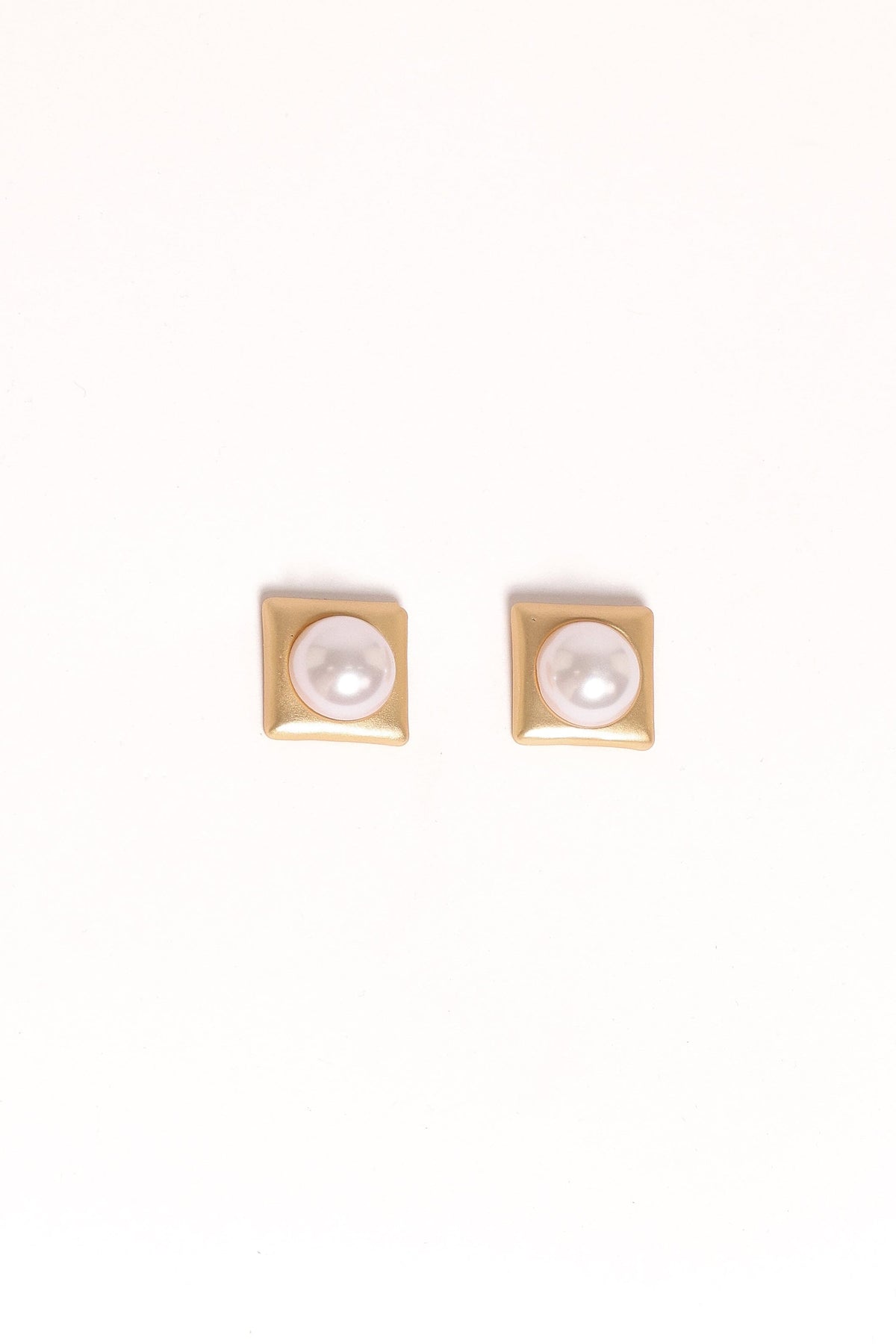 Kimmy Pearl Earrings in Gold – view 2 of 2