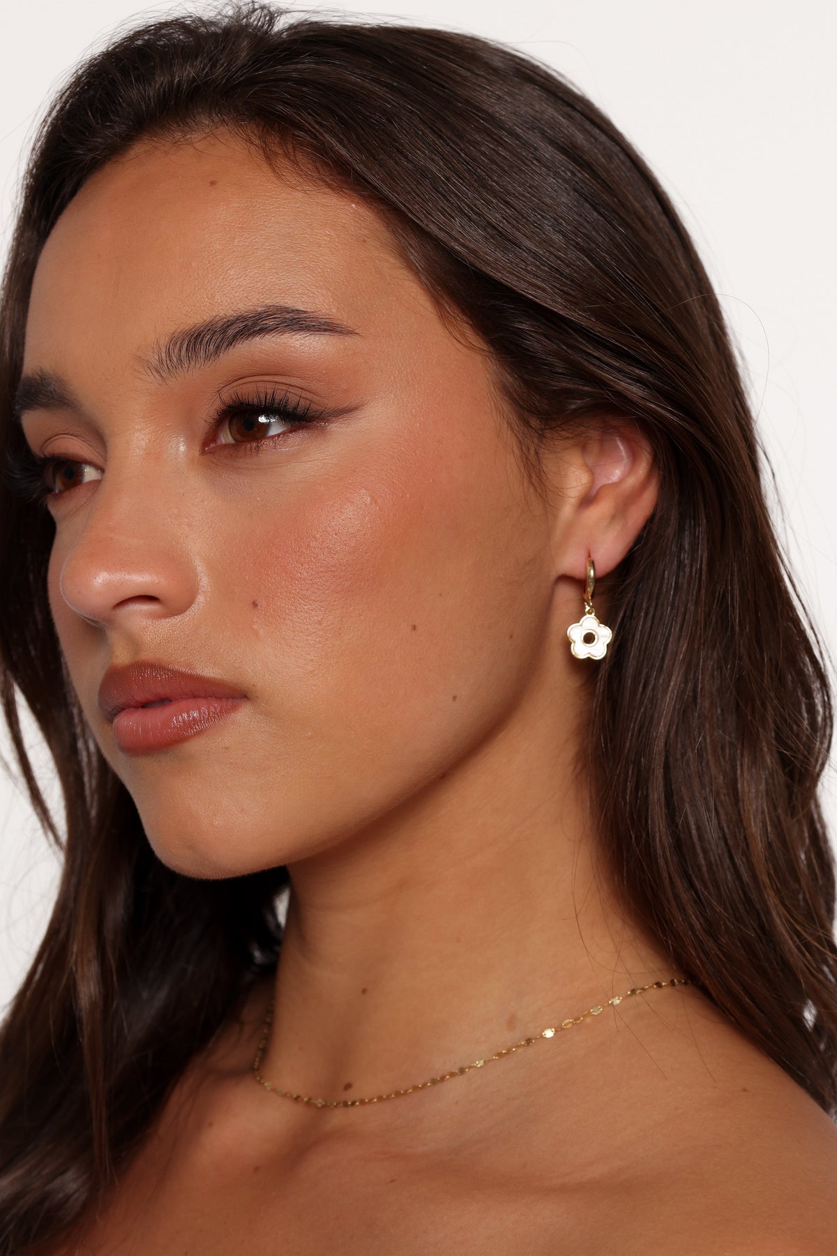 Marcella Flower Earrings in Gold – view 2 of 3