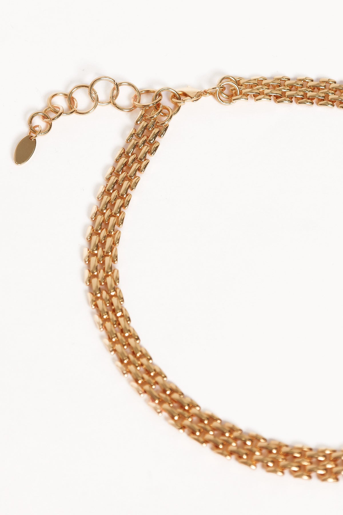 Thea Necklace in Gold – view 2 of 3