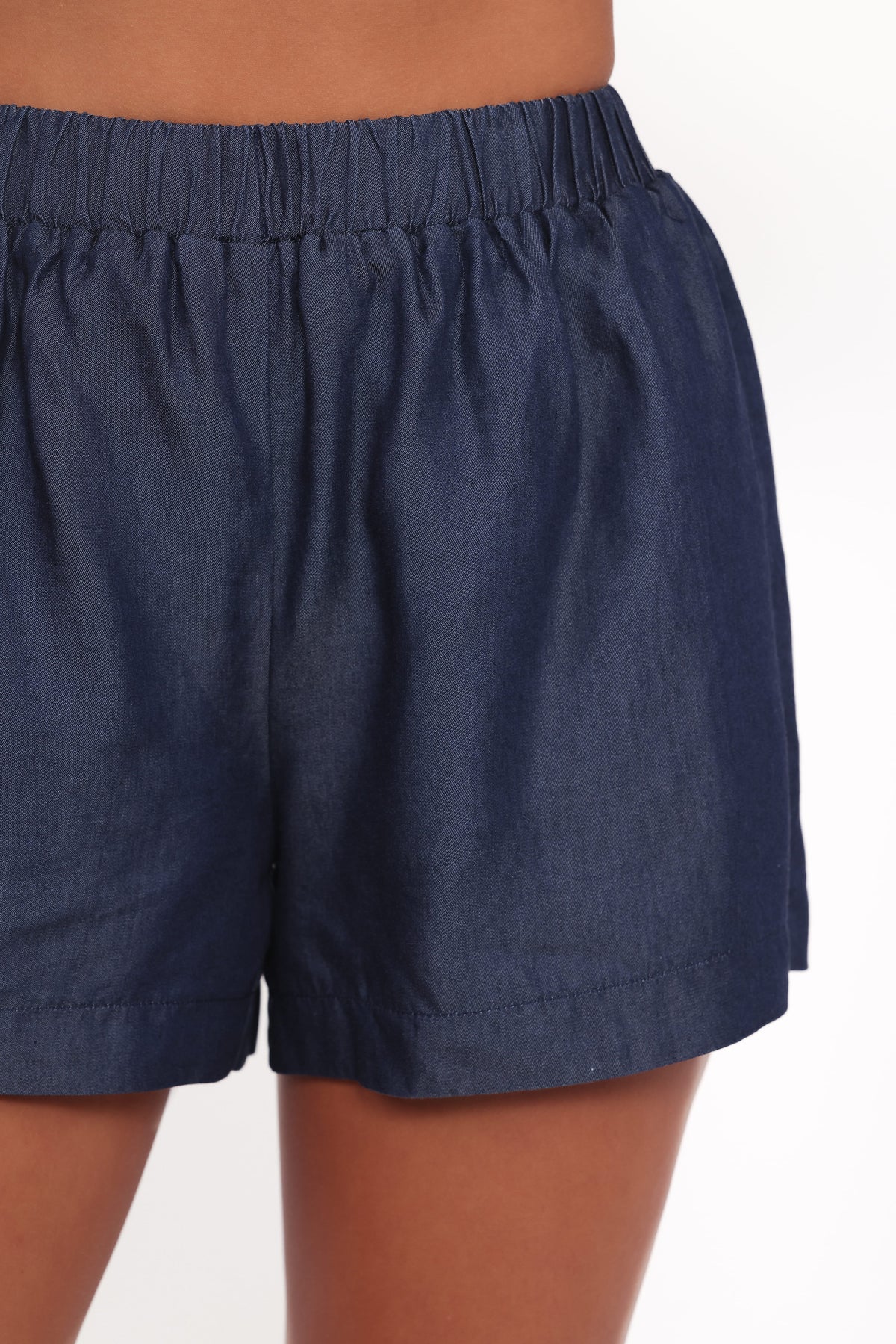 Aaliyah Chambray Shorts in Dark Wash – view 3 of 7