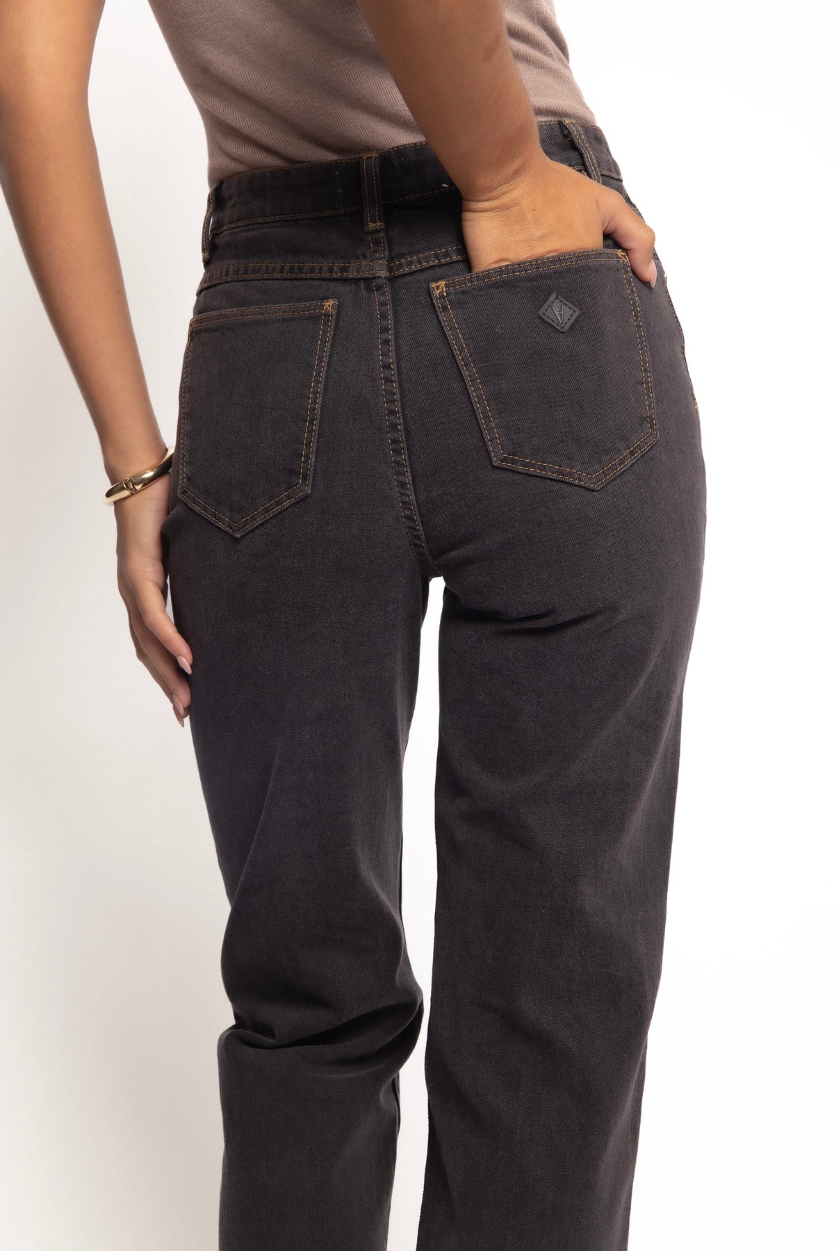 Abrand 94 High Straight Jeans in Cara Washed Black – view 5 of 8
