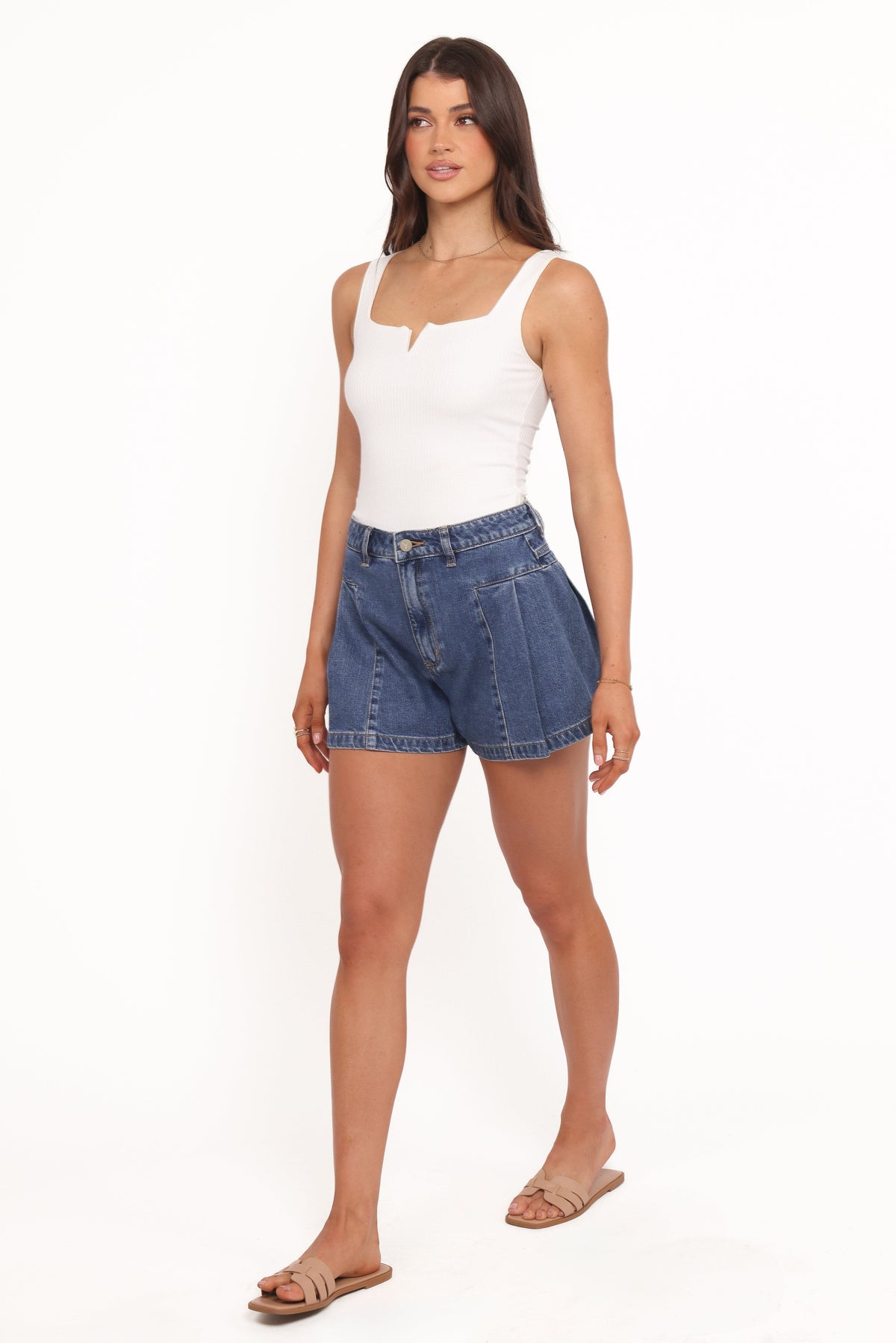 Abrand 94 Pleated Short in Bella – view 6 of 7