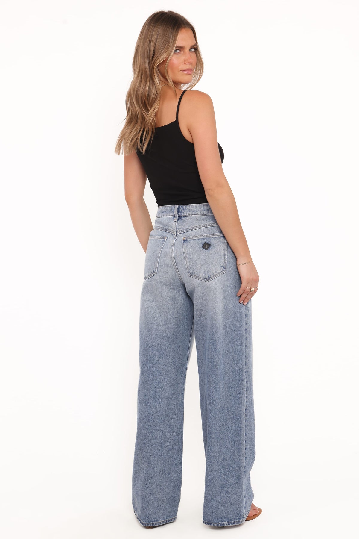Abrand 94 Wide Jeans in Paloma – view 4 of 6