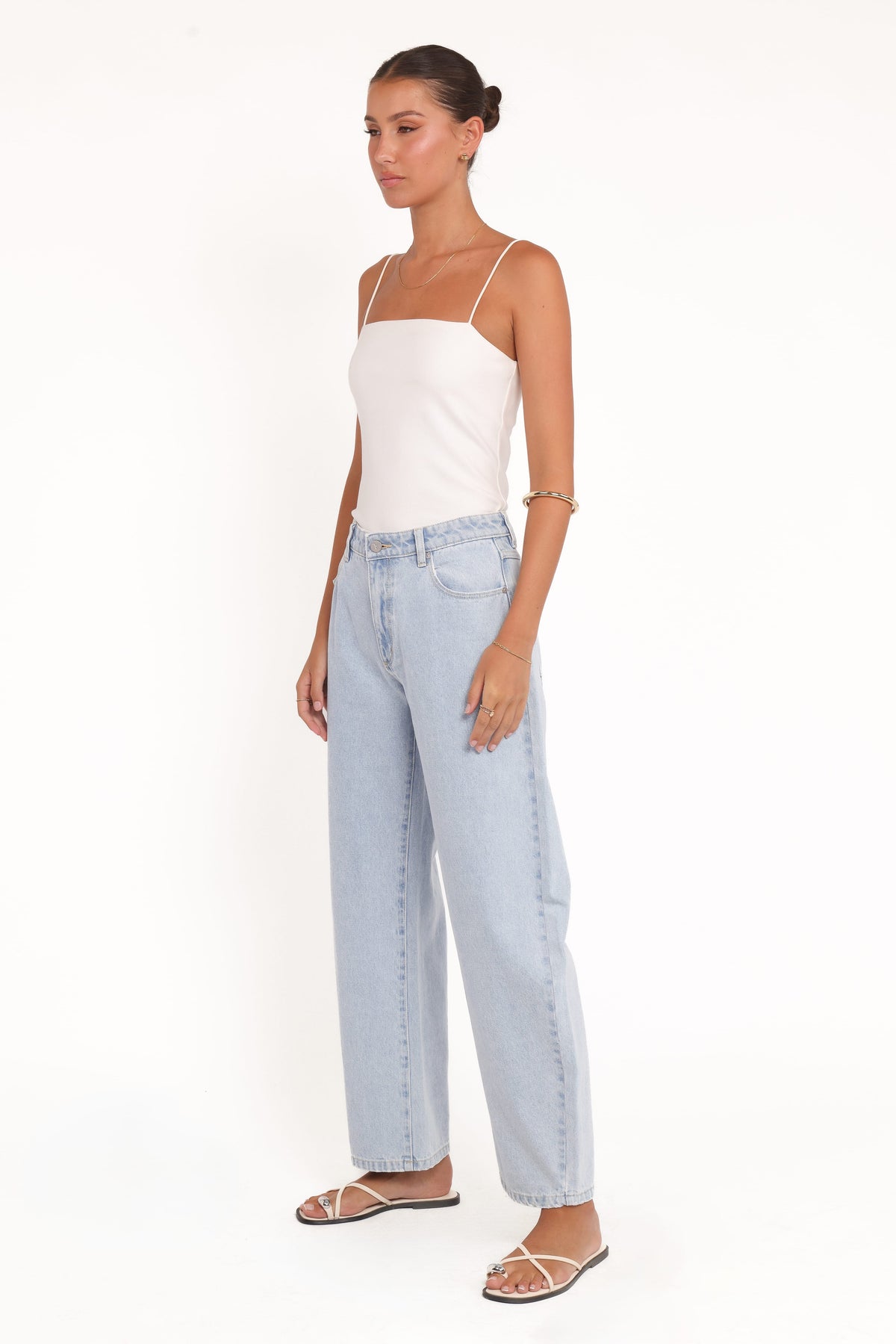 Abrand 95 Barrel Jeans in Kendall – view 5 of 8