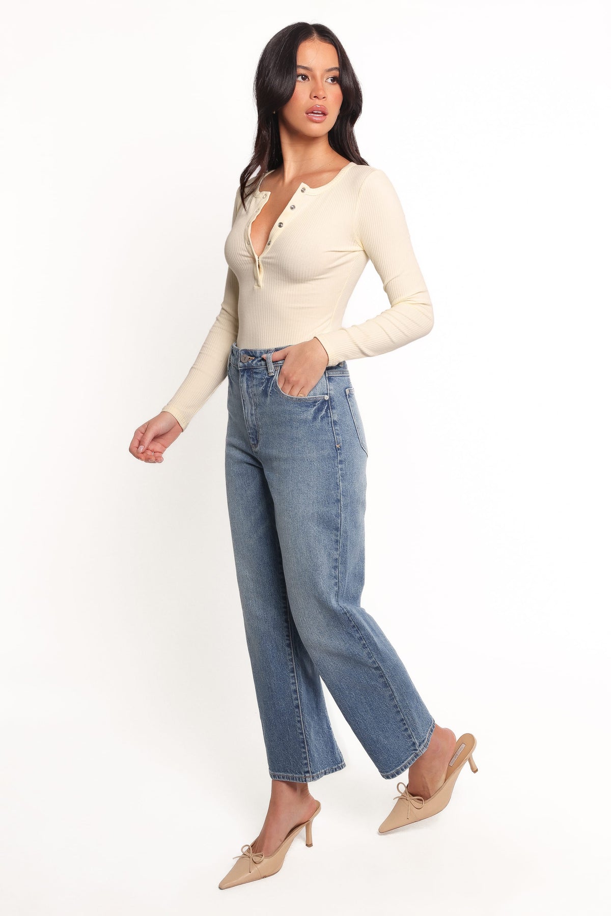 Abrand Venice Straight Jeans in Amara – view 3 of 7