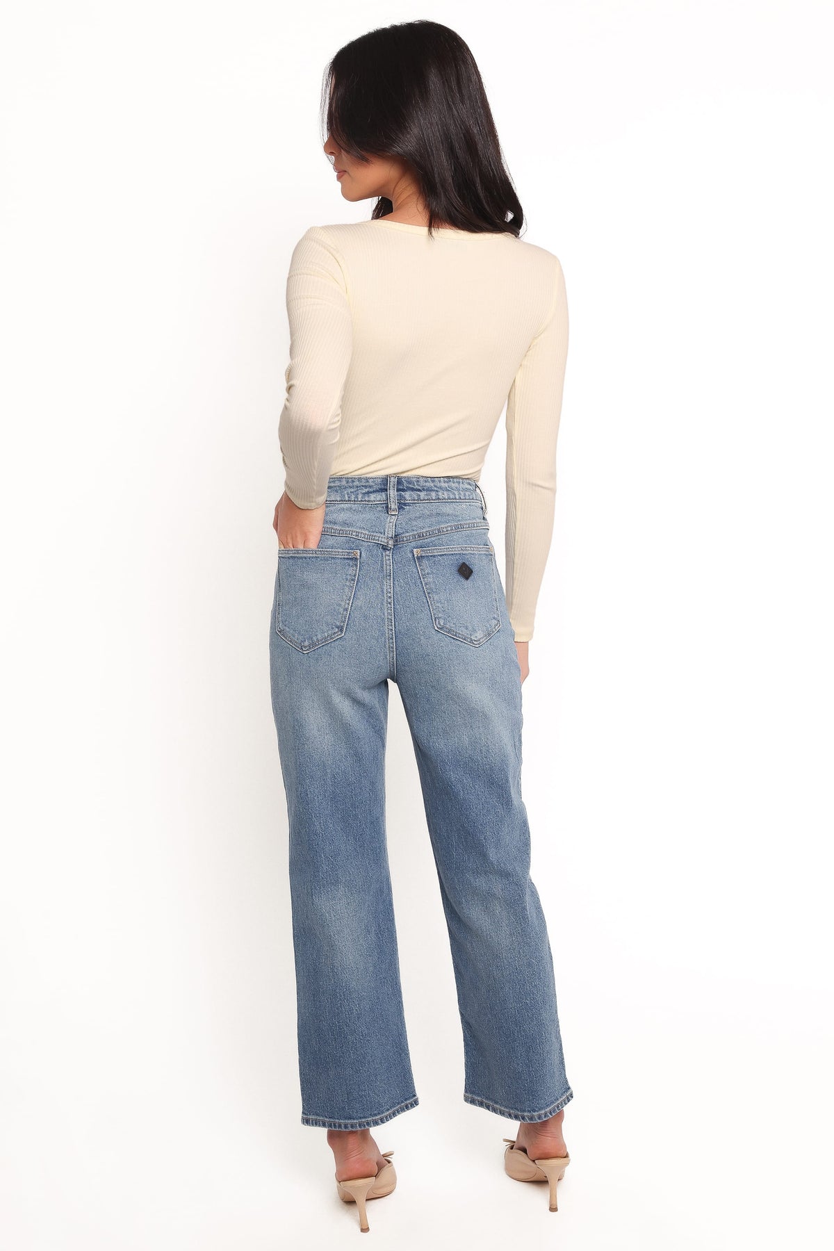Abrand Venice Straight Jeans in Amara – view 4 of 7