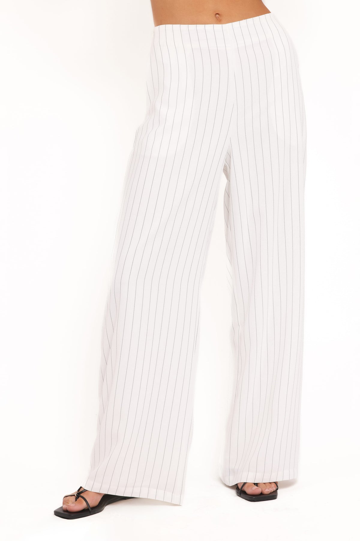 Blakely Wide Leg Pant in White Pinstripe – view 3 of 8