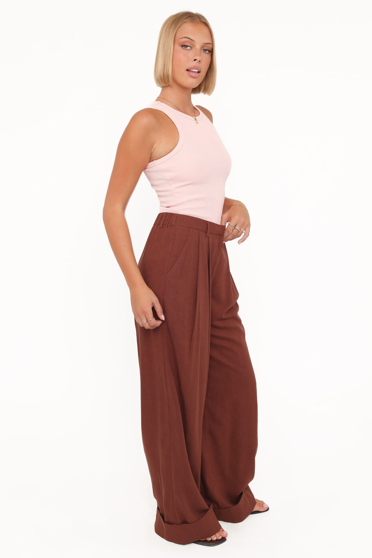 Elinor Cuffed Linen Pant in Brown – view 4 of 7