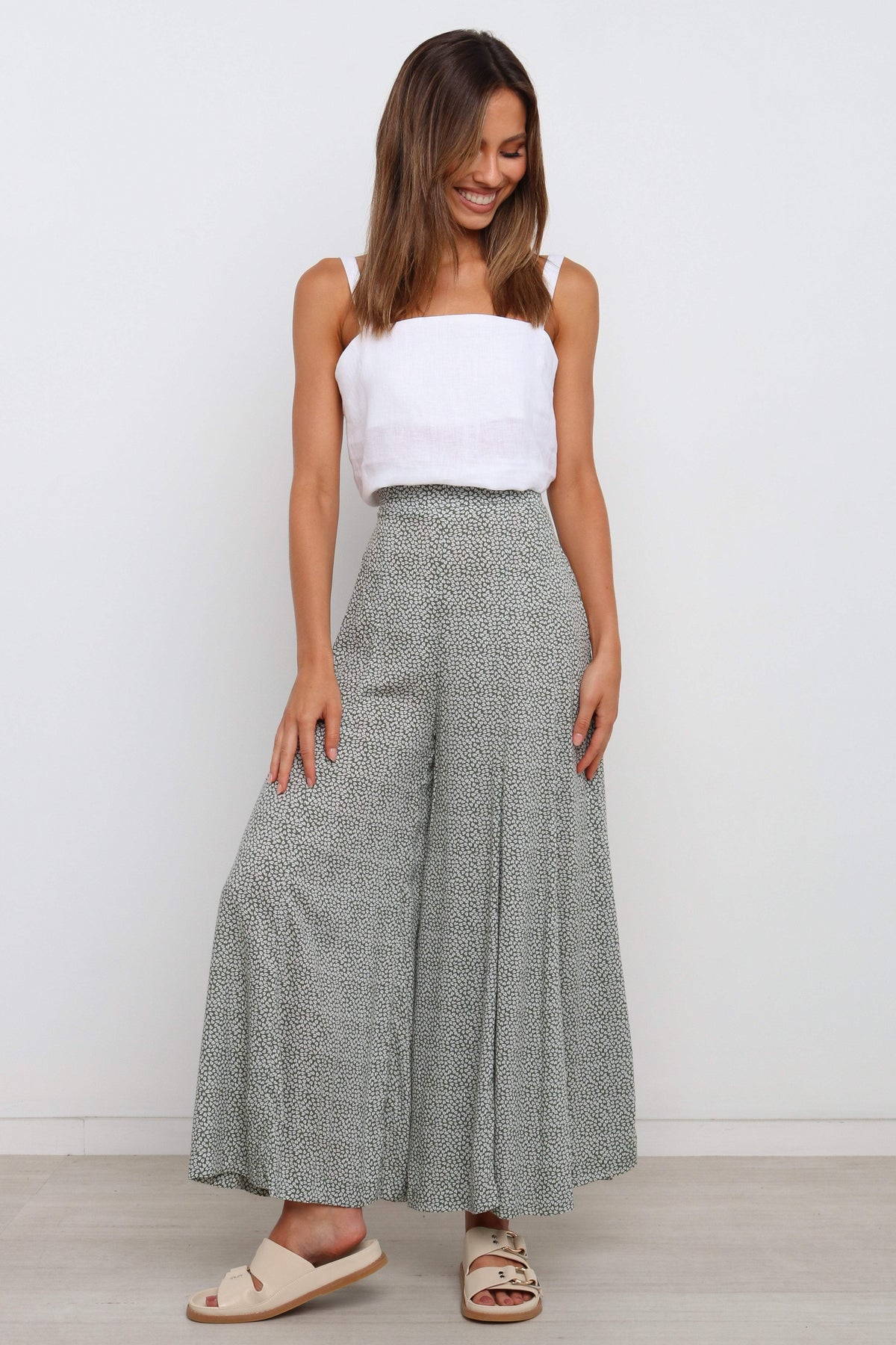 Neveah Pant in Green – view 4 of 7