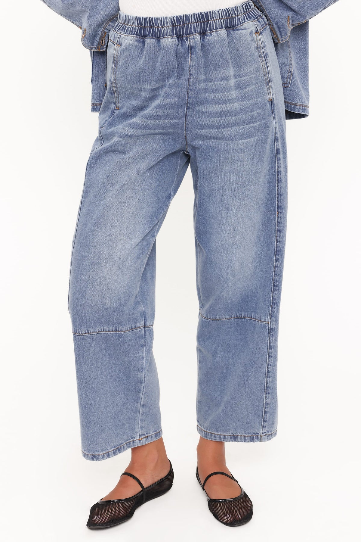 Sophie Cropped Barrel Jean in Medium Wash – view 3 of 8