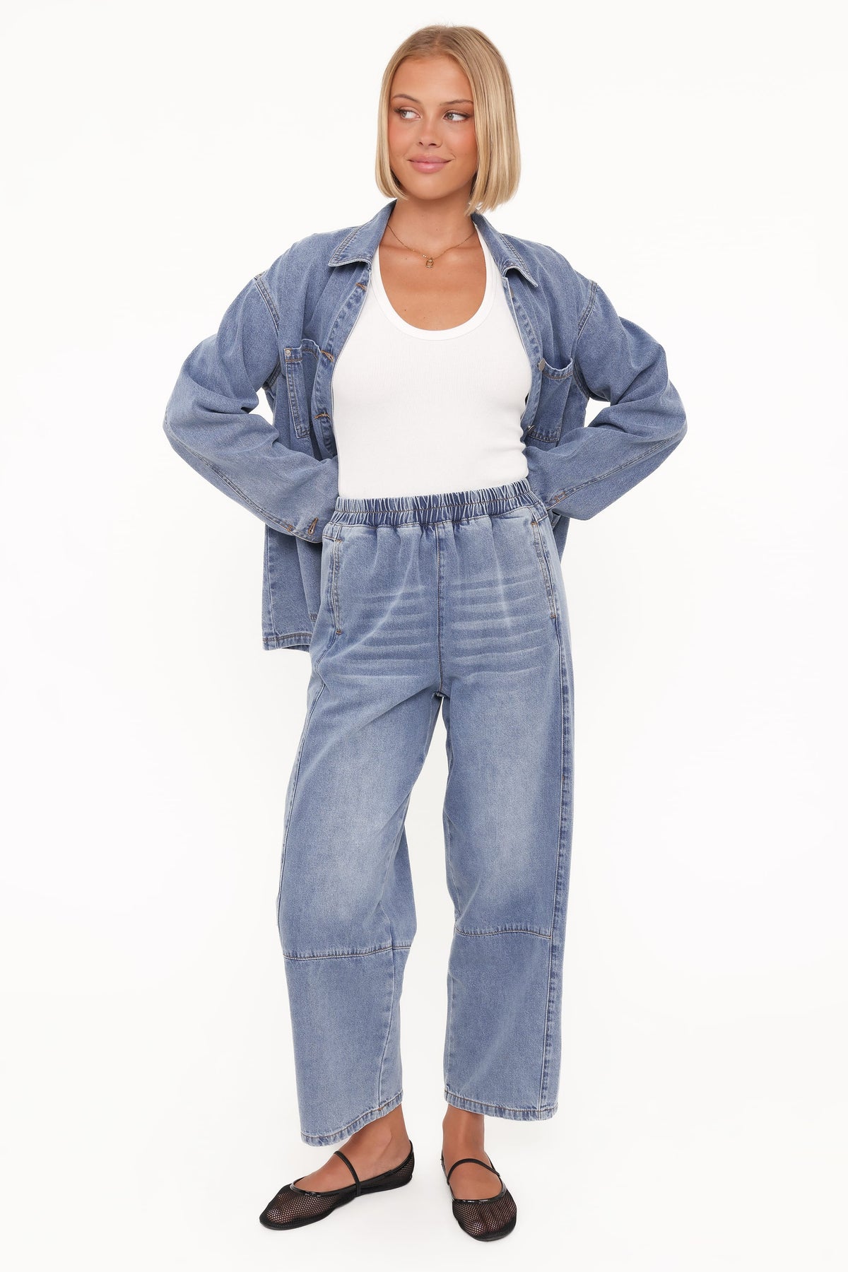 Sophie Cropped Barrel Jean in Medium Wash – view 4 of 8