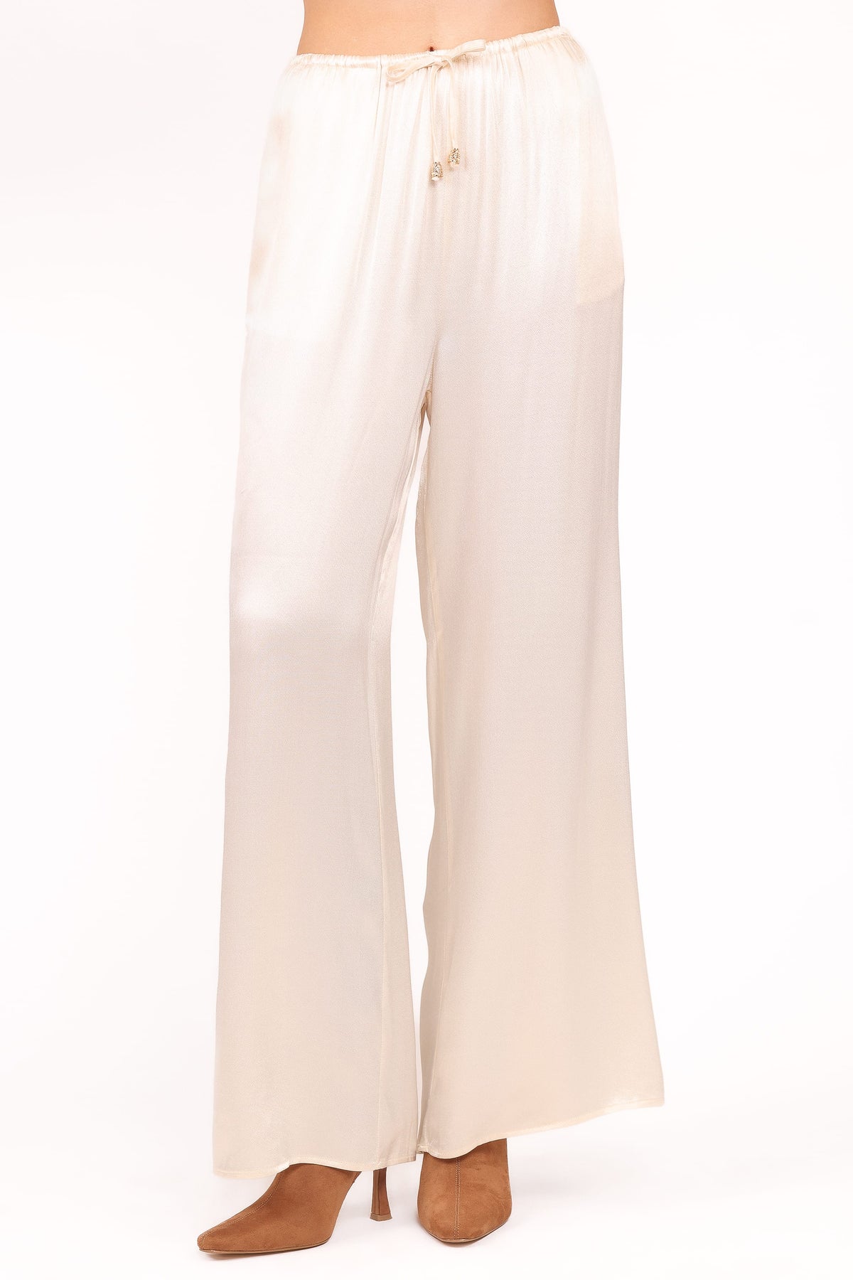Valia Wide Leg Pant in Cream – view 3 of 6