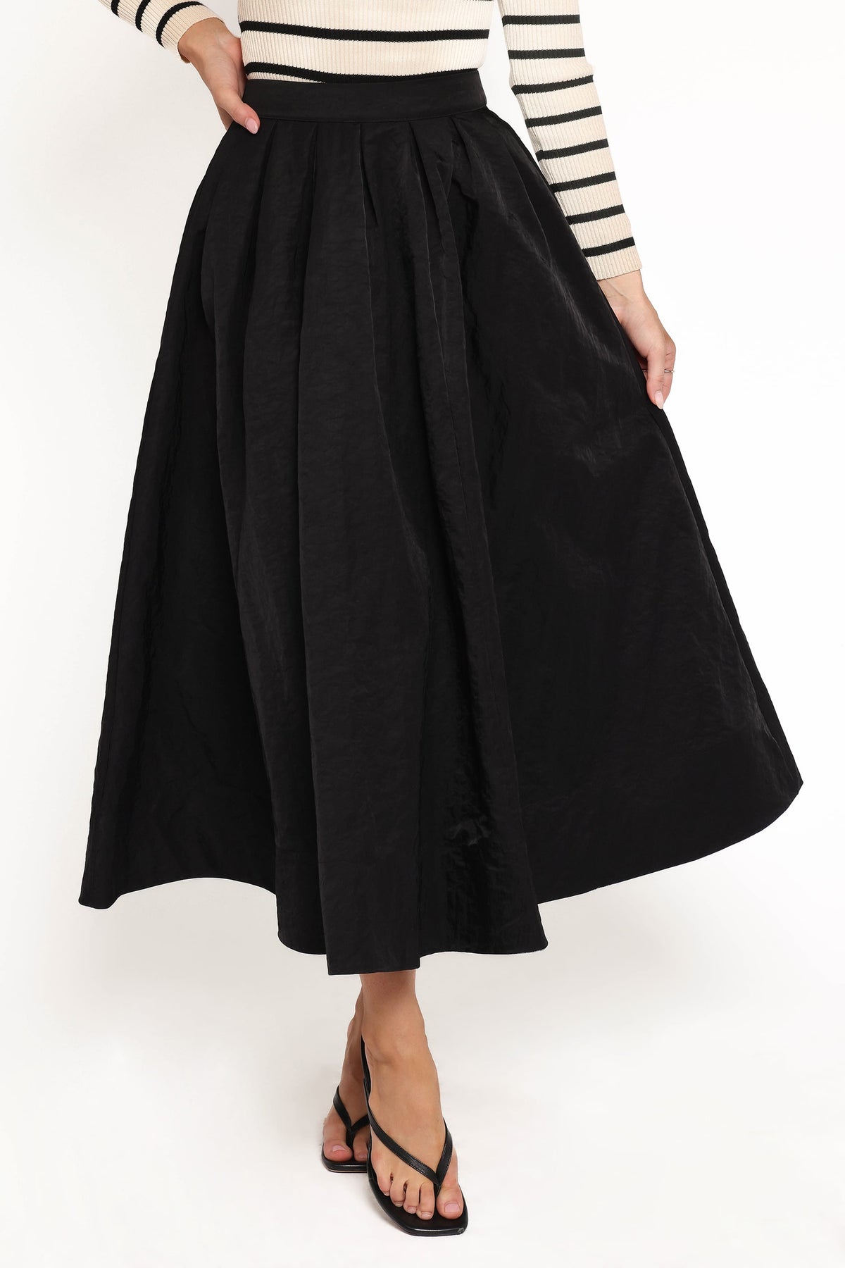 Yuki Circle Skirt in Black – view 2 of 6