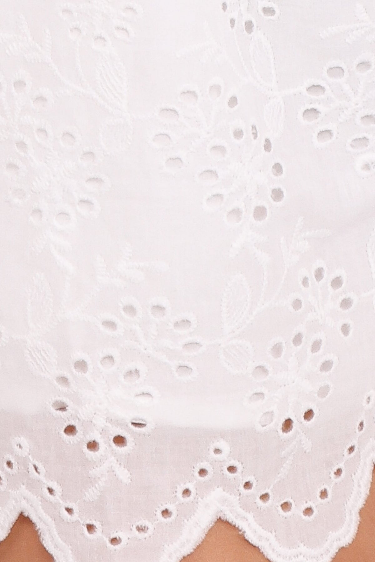 Zera Eyelet Scallop Shorts in White – view 7 of 8