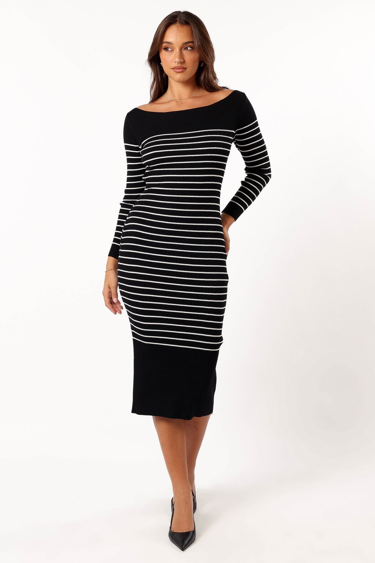 Baxtor Off the Shoulder Midi Dress in White/Black – view 7 of 9