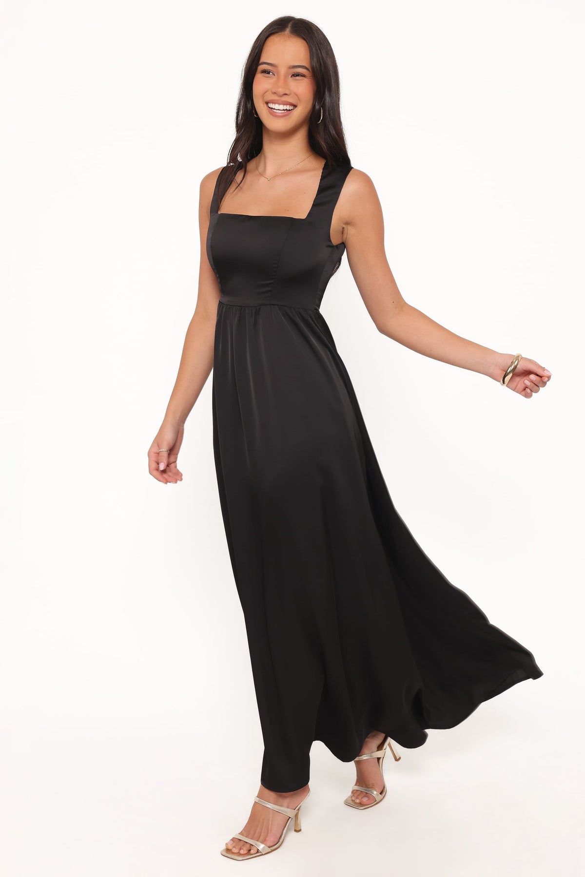 Elania Maxi Dress in Black – view 4 of 7