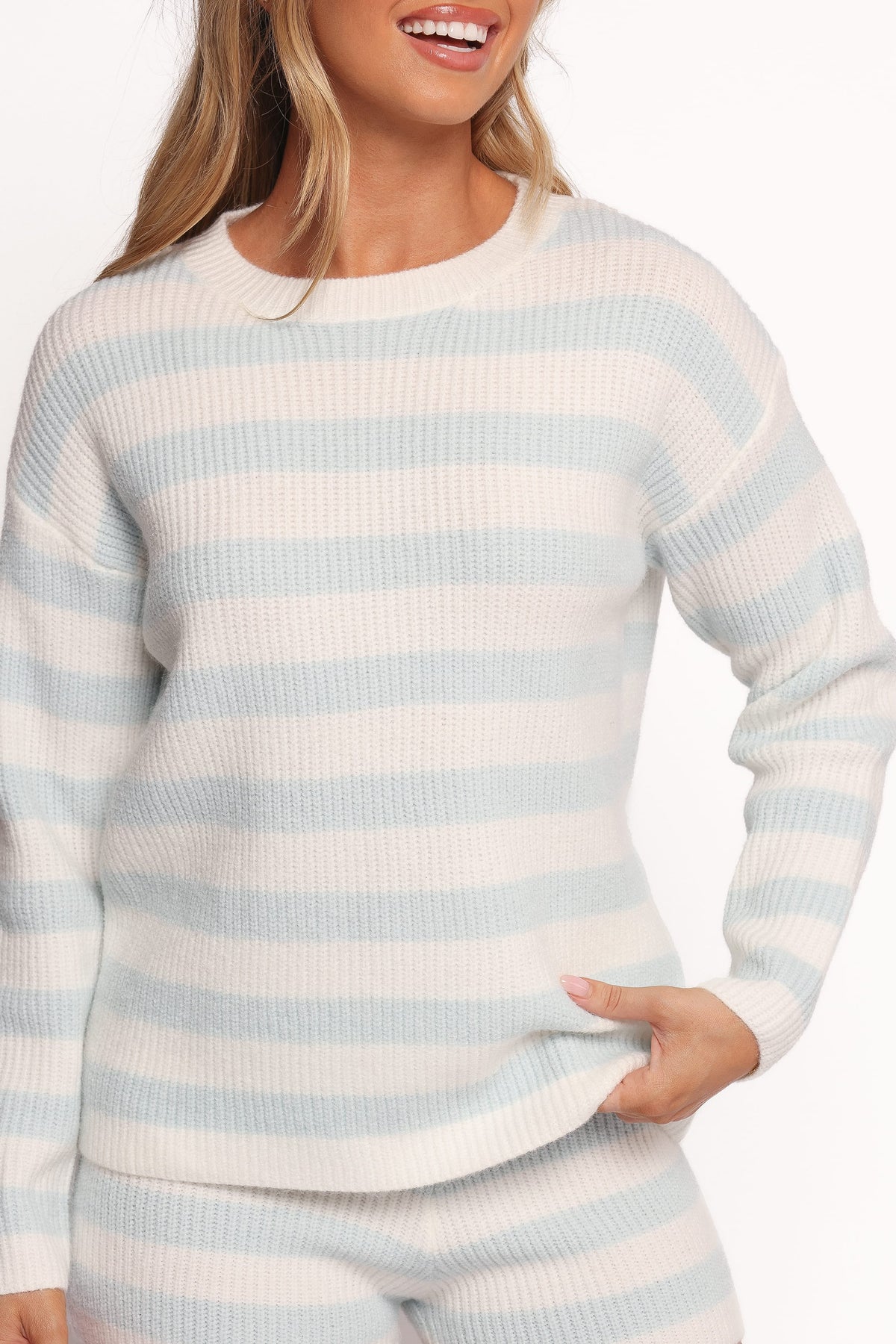 Ciaran Knitted Short Set in Cream Blue – view 4 of 7
