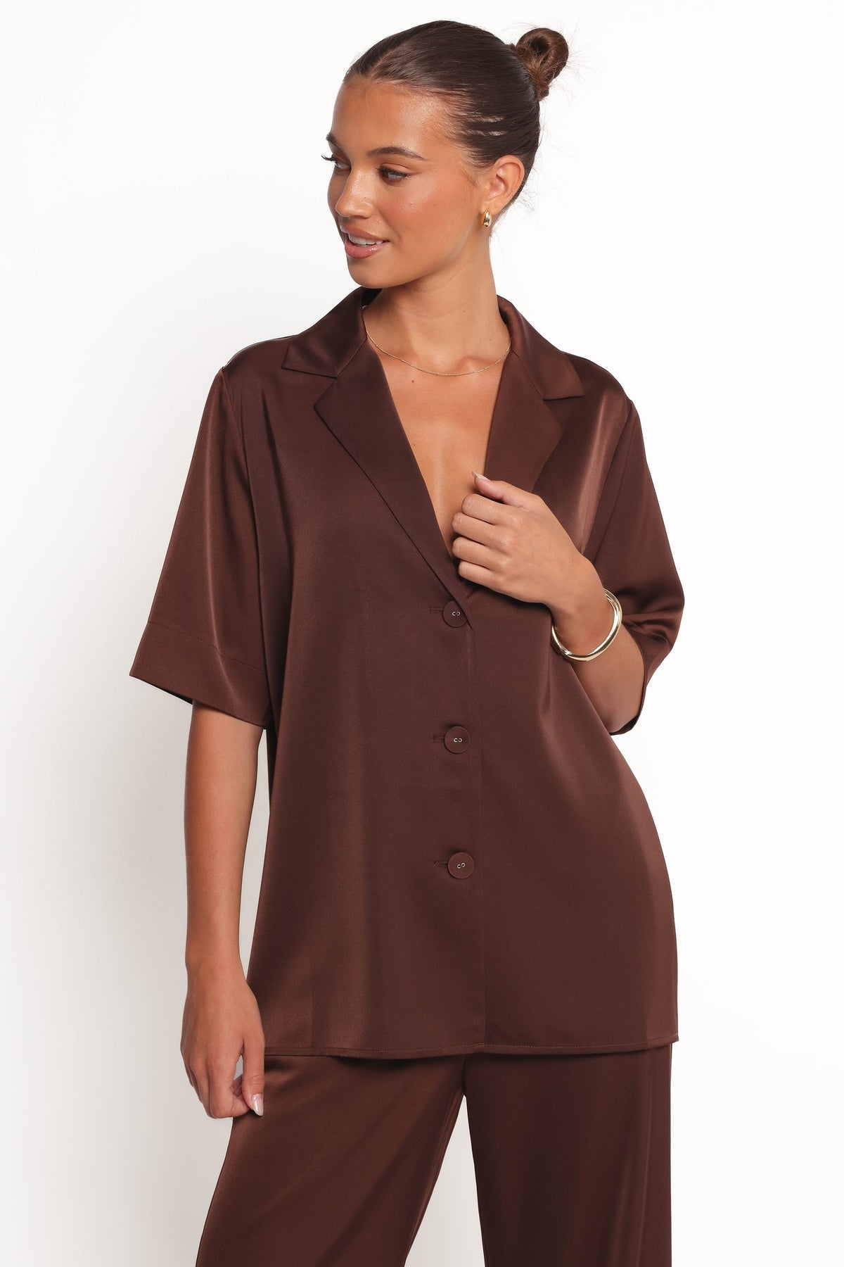 Arryn Short Sleeve Shirt in Chocolate Brown – view 2 of 7