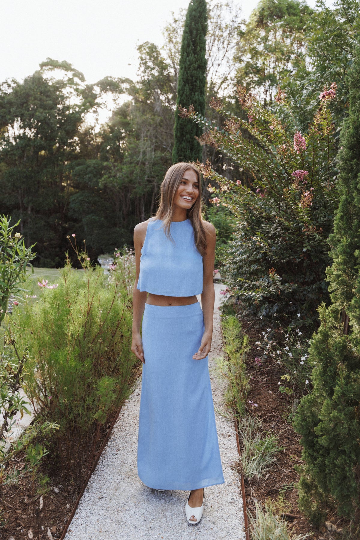 Madison Linen Cropped Tank in Blue – view 8 of 8