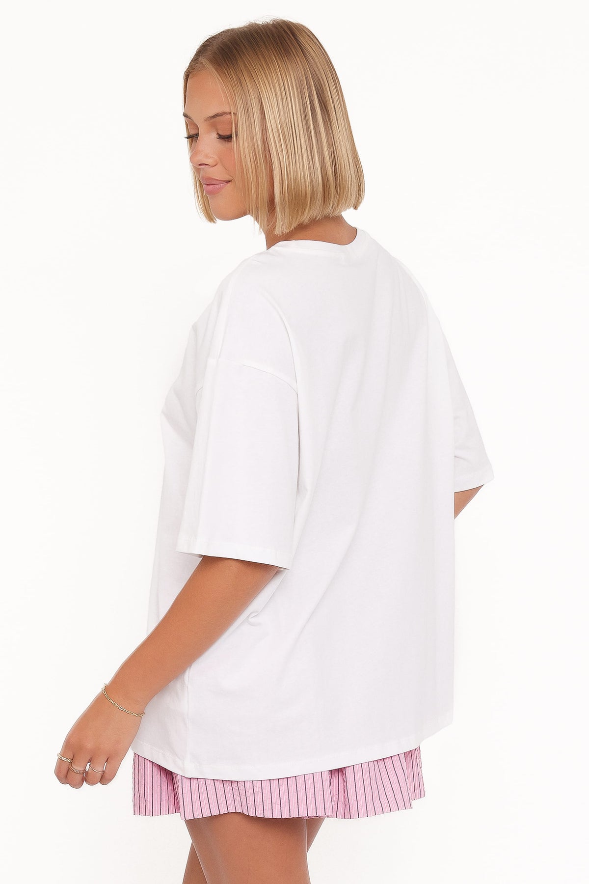 Monsieur Tee in White – view 5 of 7