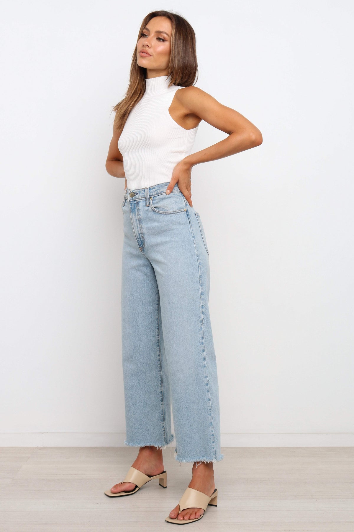 Runie Top in White – view 5 of 8