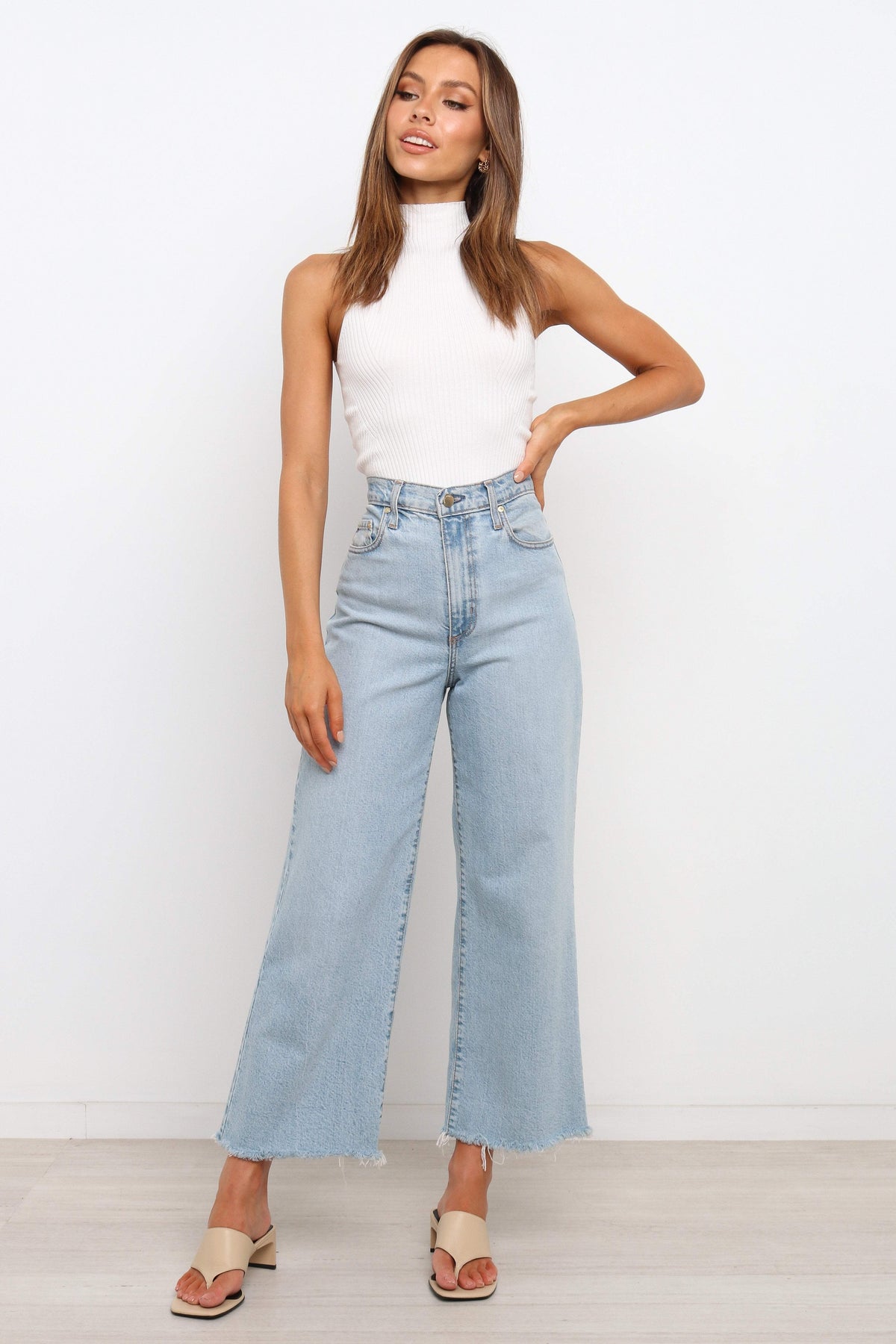 Runie Top in White – view 6 of 8