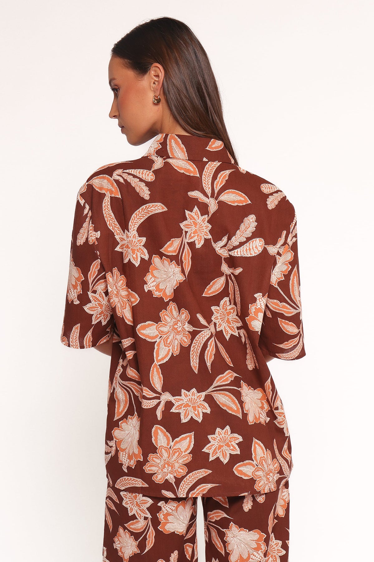 Samira Short Sleeve Shirt in Orange Floral – view 4 of 7