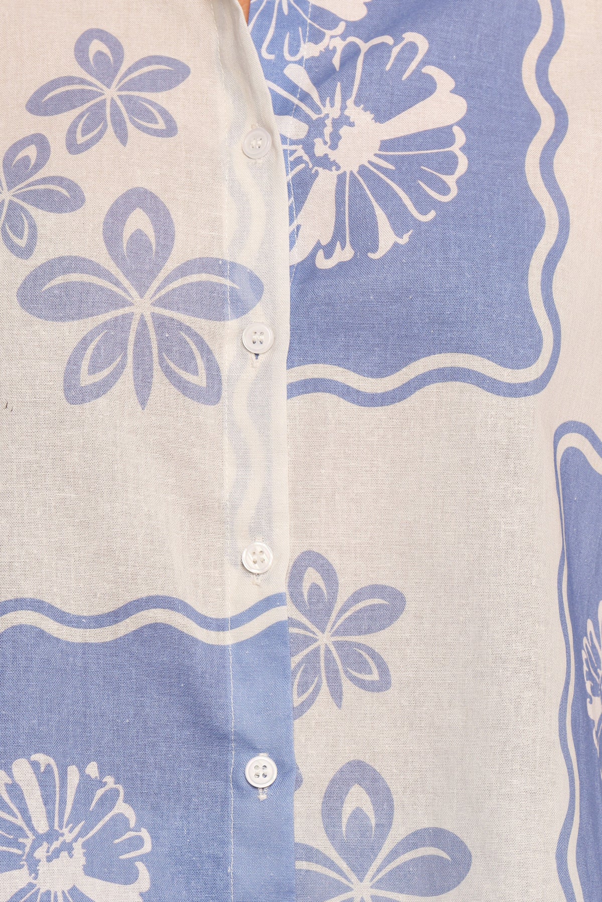 Shellie Short Sleeve Shirt in Blue Dahlia – view 7 of 8