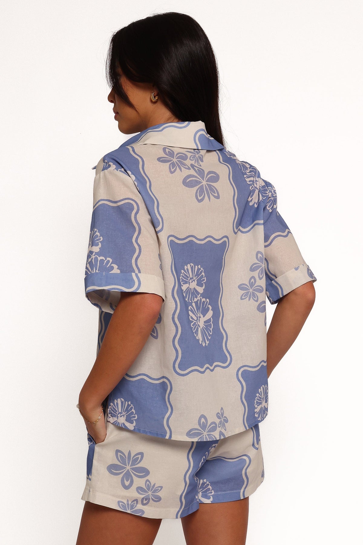 Shellie Short Sleeve Shirt in Blue Dahlia – view 4 of 8