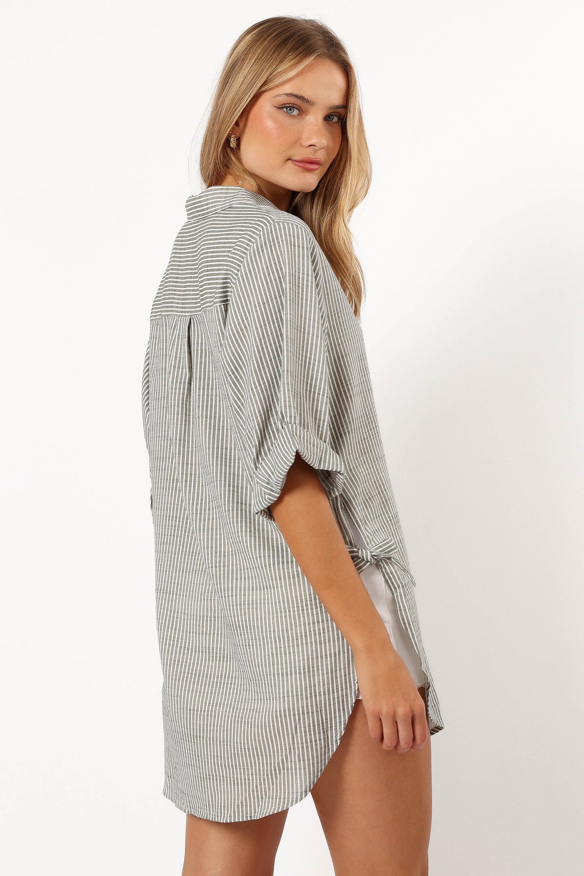 Wren Oversized Shirt in Olive – view 4 of 7