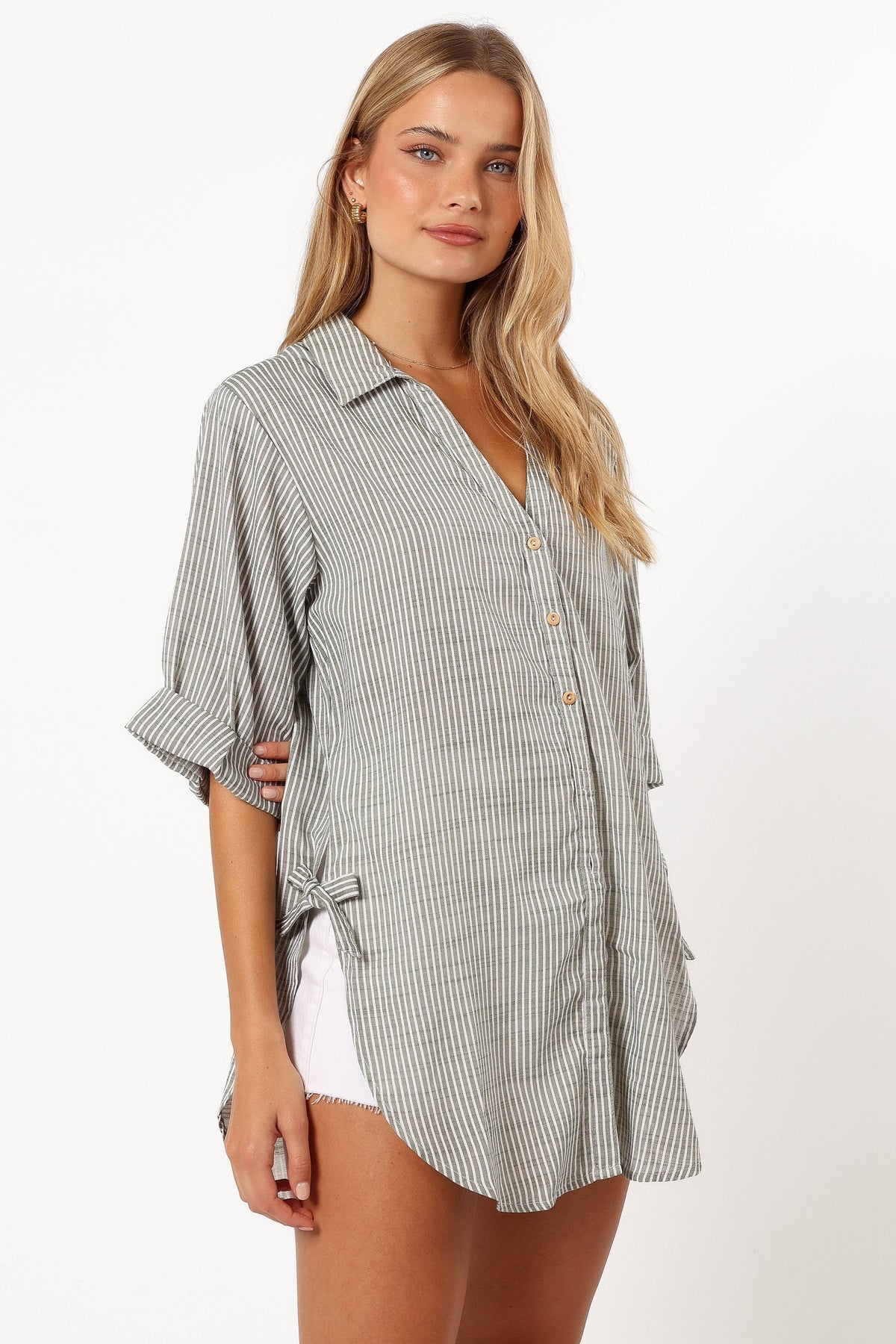 Wren Oversized Shirt in Olive – view 5 of 7