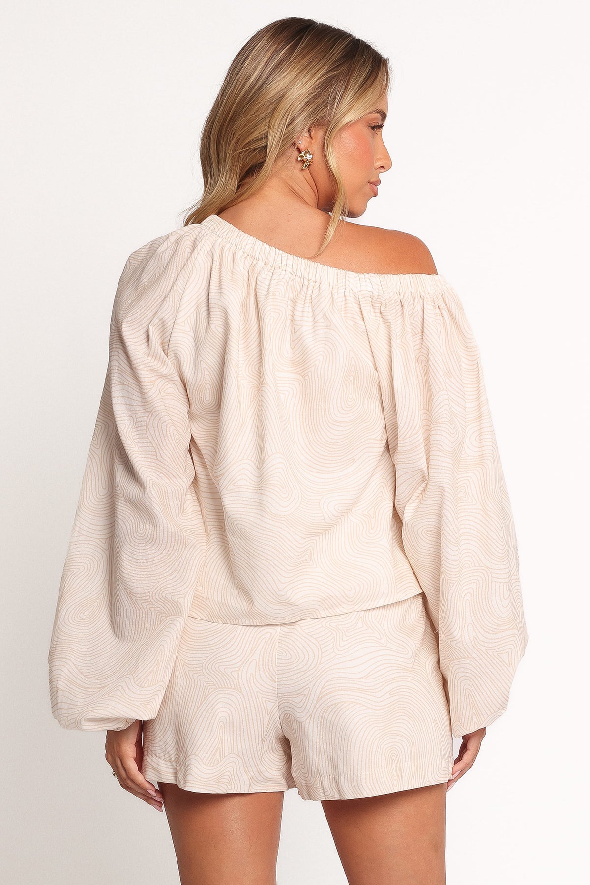 Zion Off Shoulder Long Sleeve Top in Tan Swirl – view 5 of 8
