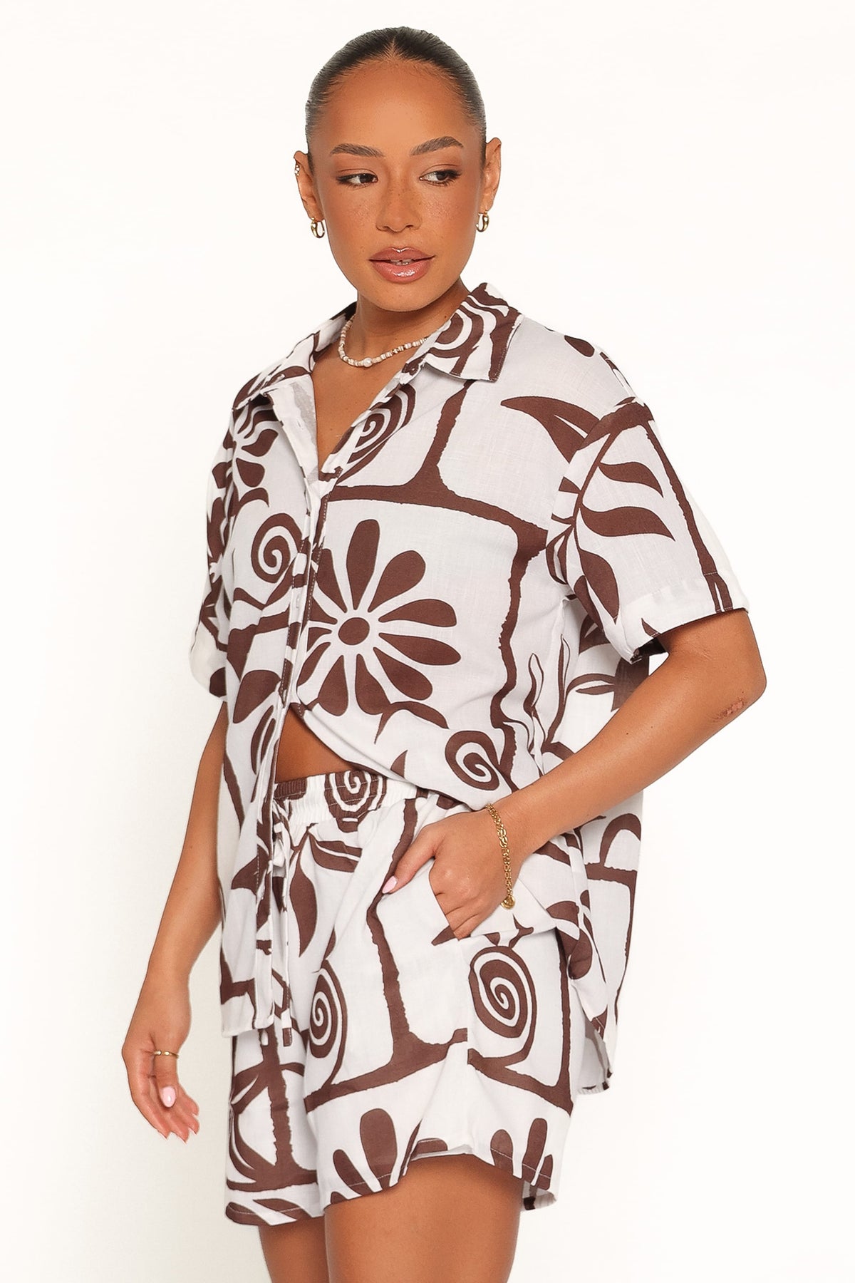 Helga Short Set in Brown White – view 3 of 7