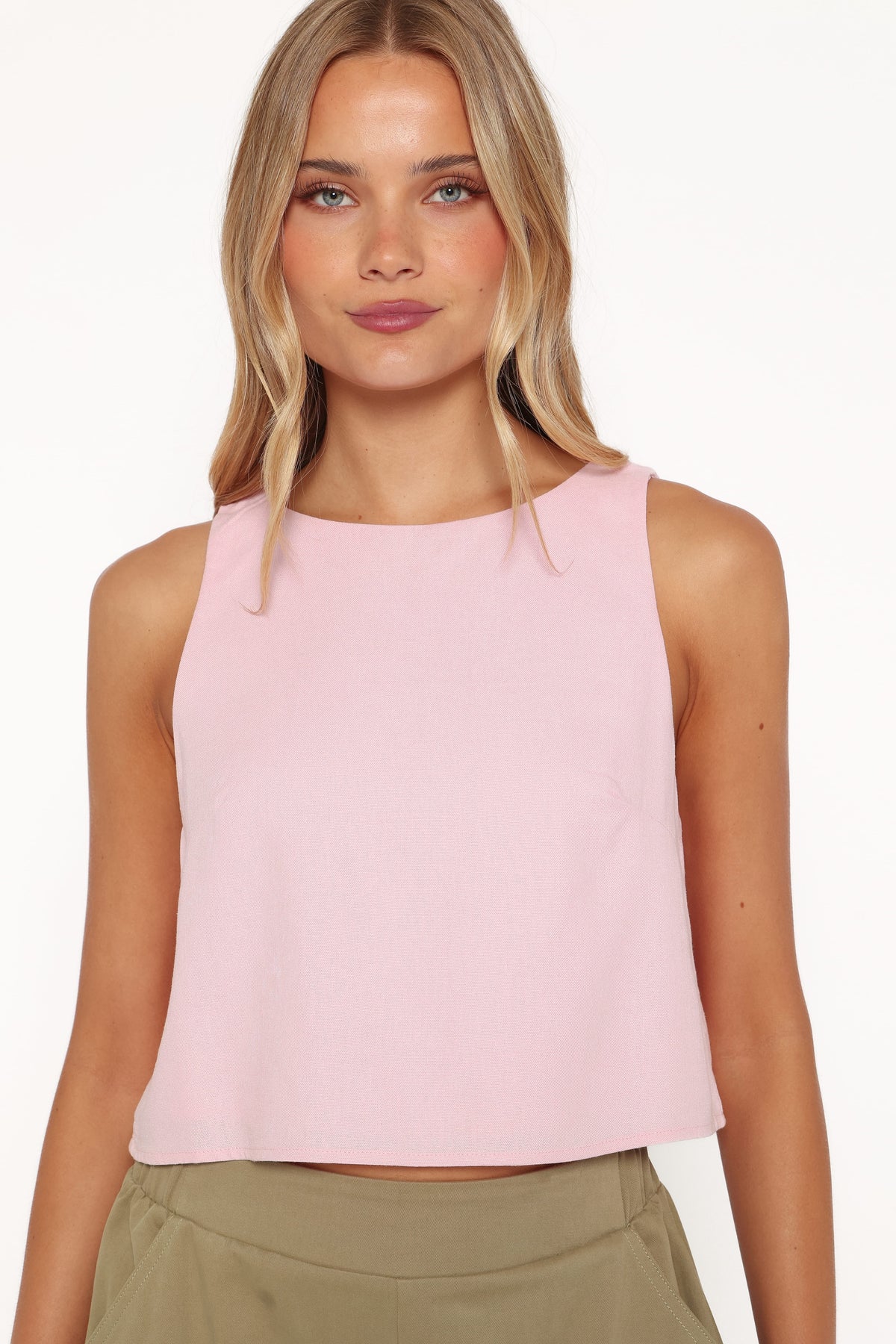 Madison Linen Cropped Tank in Pink – view 3 of 8