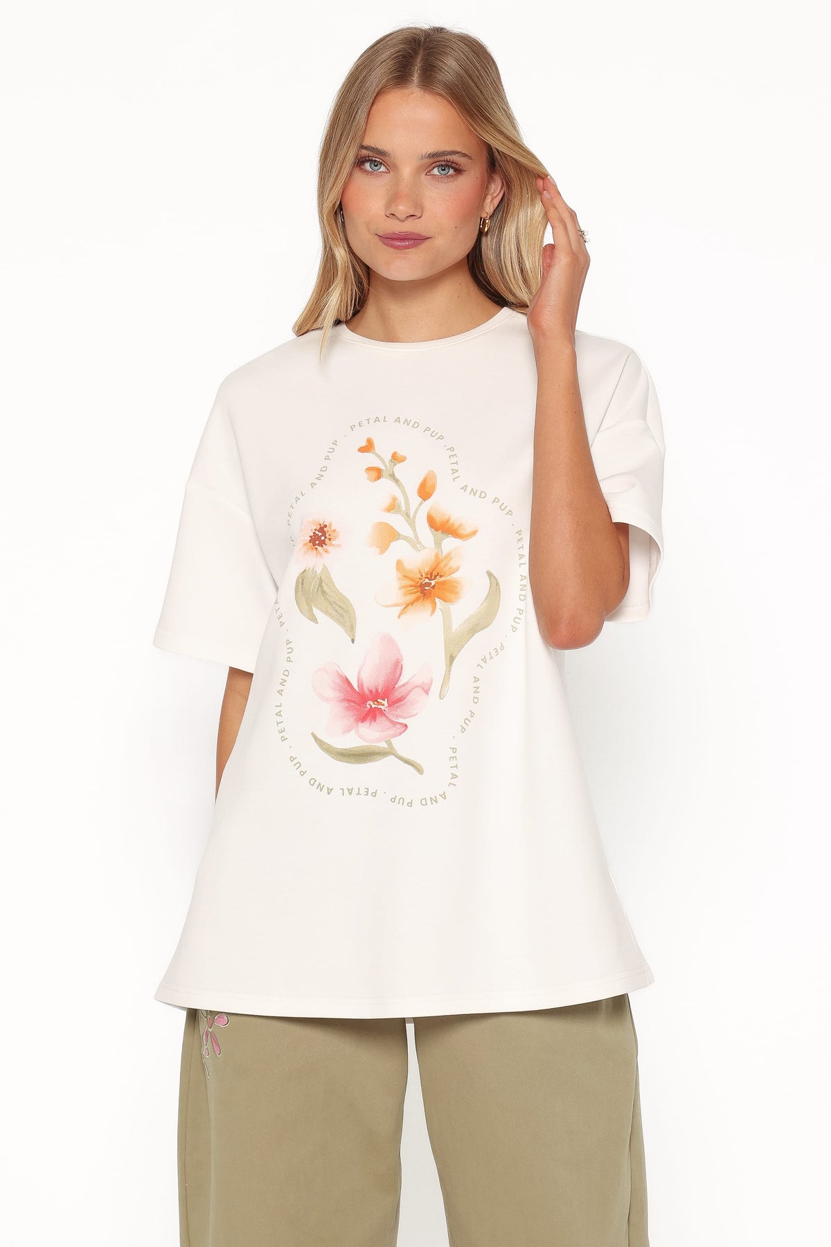 Winnie Graphic Tee in White – view 2 of 8