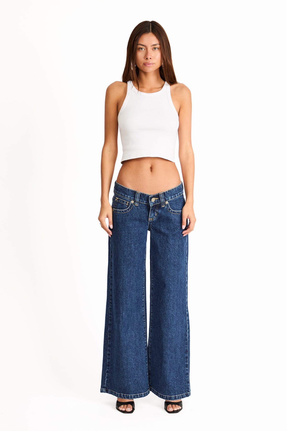 Abrand 00 Wide Leg Jeans in Tara – view 2 of 5