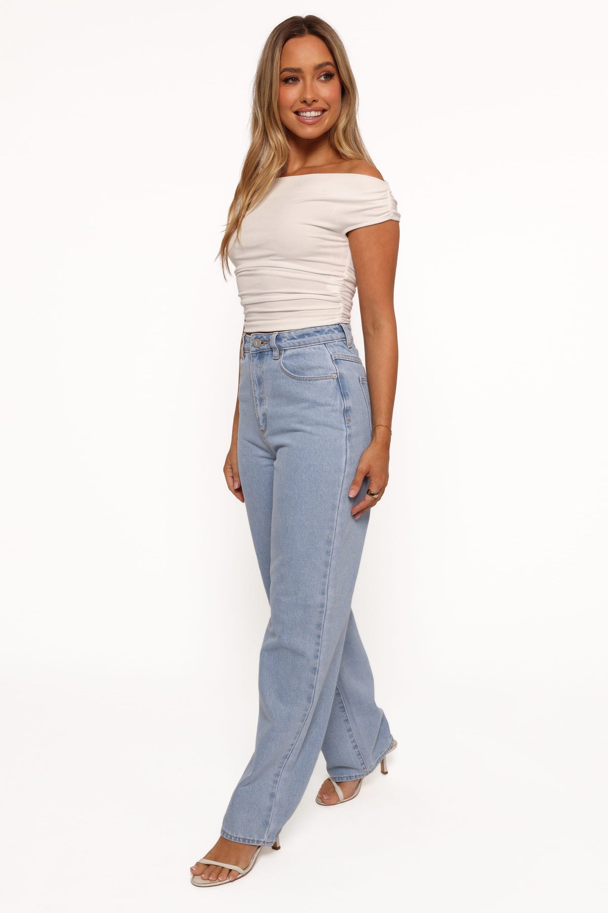 Abrand Carrie Jeans in Kendall – view 3 of 7
