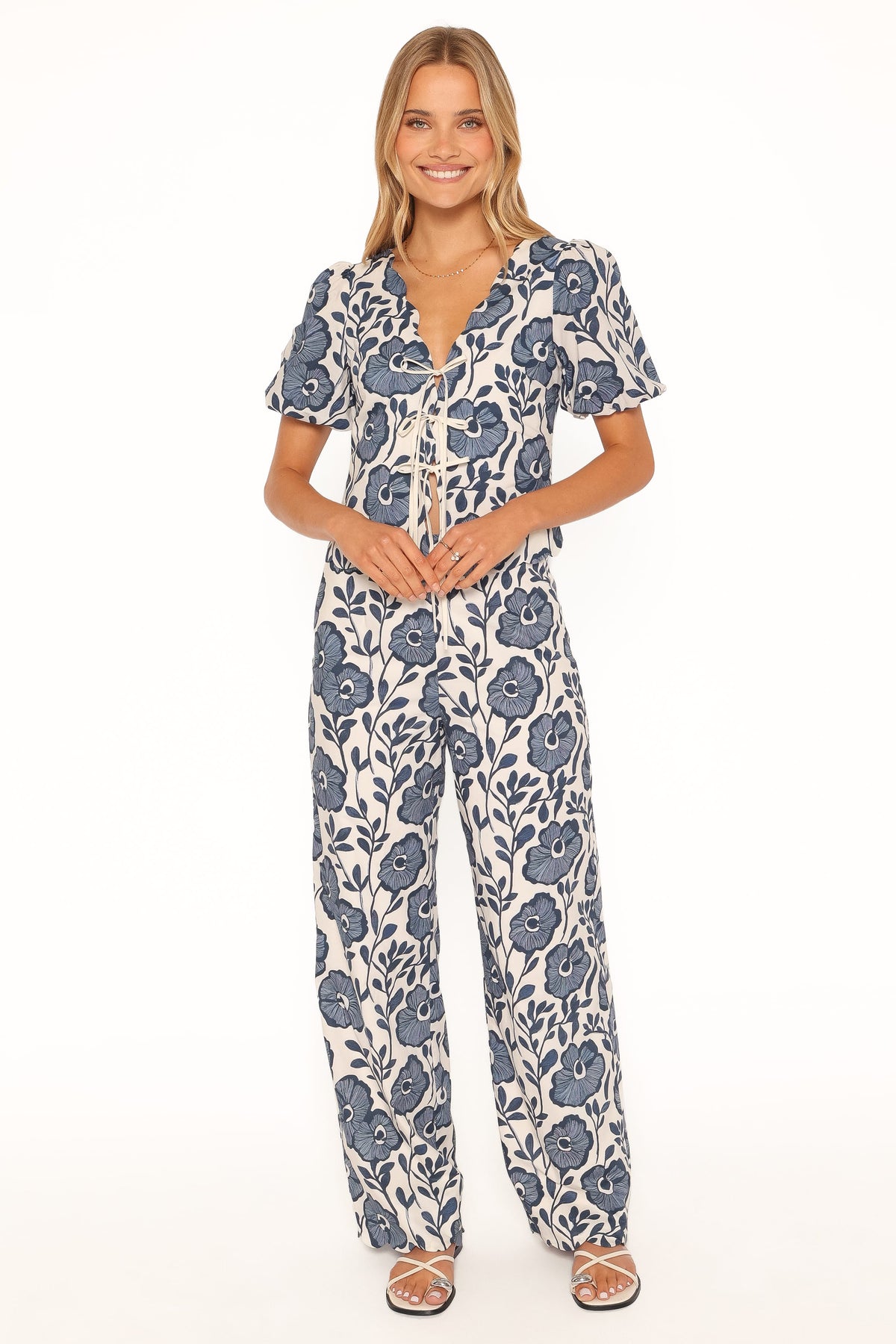 Jensen Scallop Hem Pant in Blue Floral – view 5 of 6