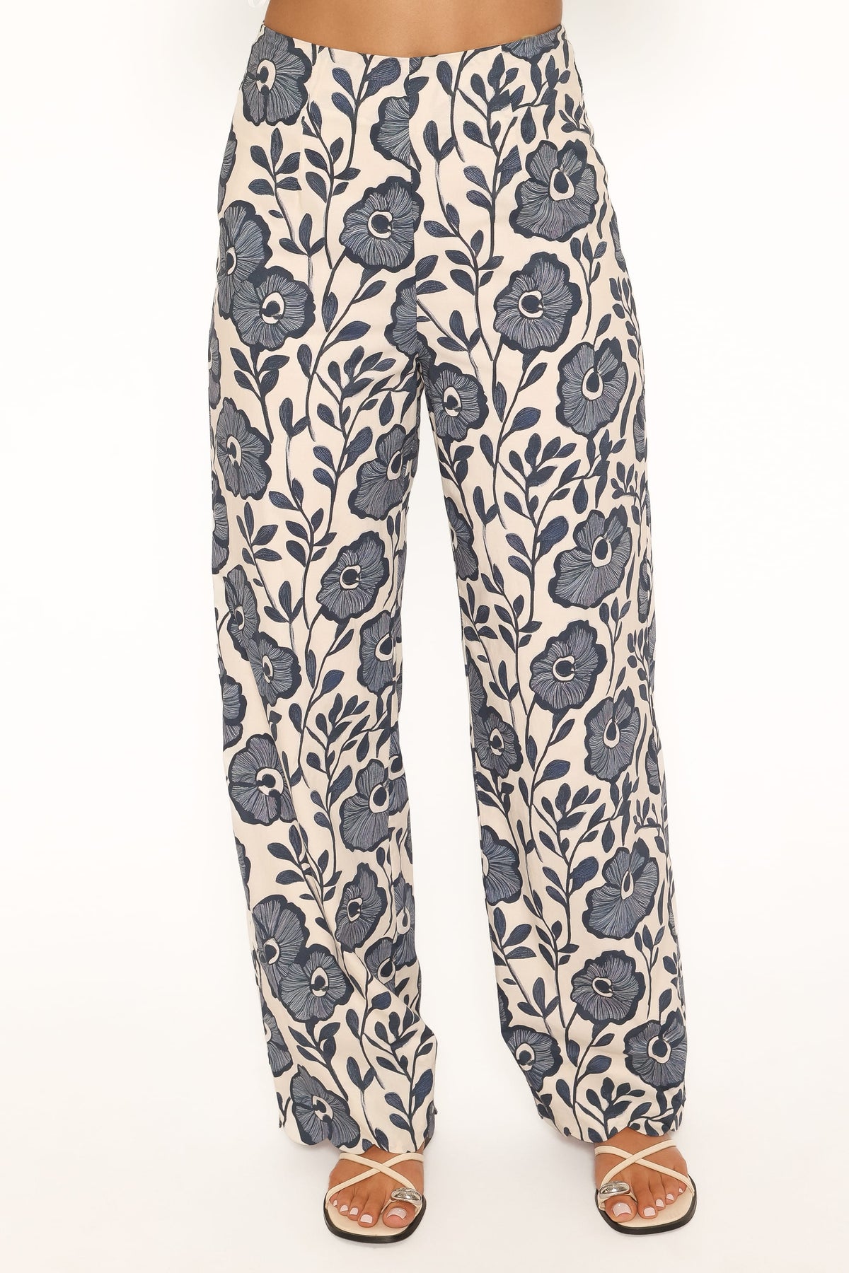 Jensen Scallop Hem Pant in Blue Floral – view 2 of 6