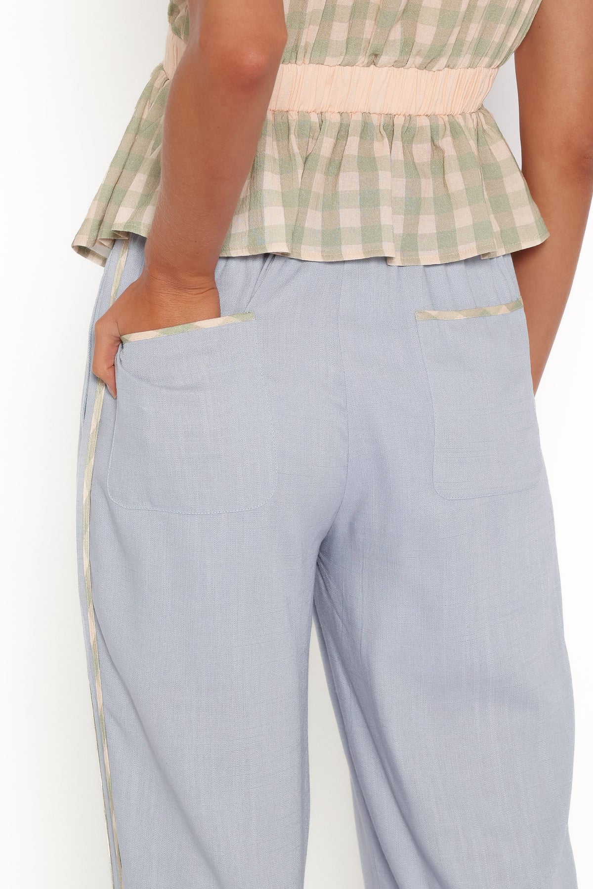 Venda Contrast Trim Pants in Light Blue Linen – view 6 of 8